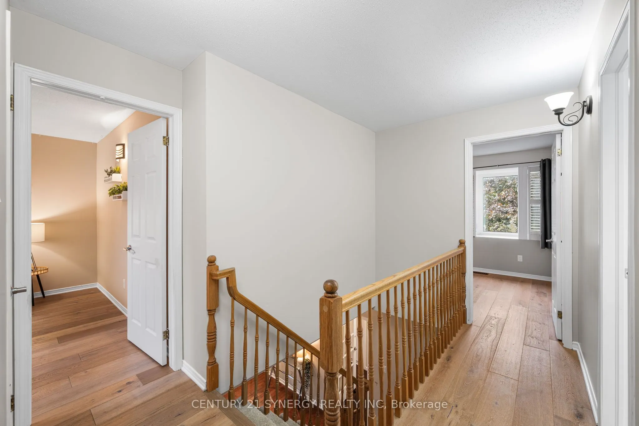 2752 Wyldewood Street W