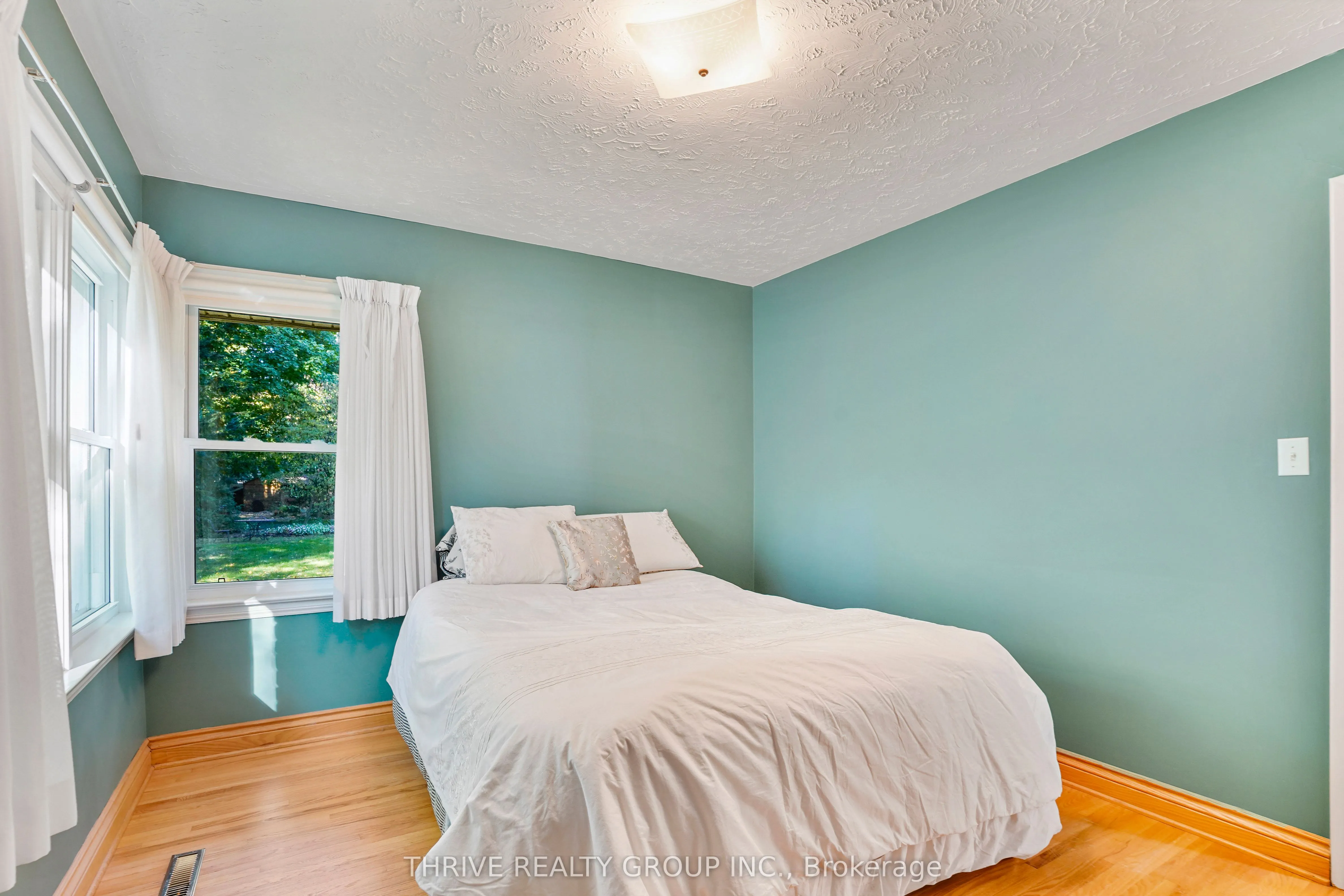 478 Glen Crescent