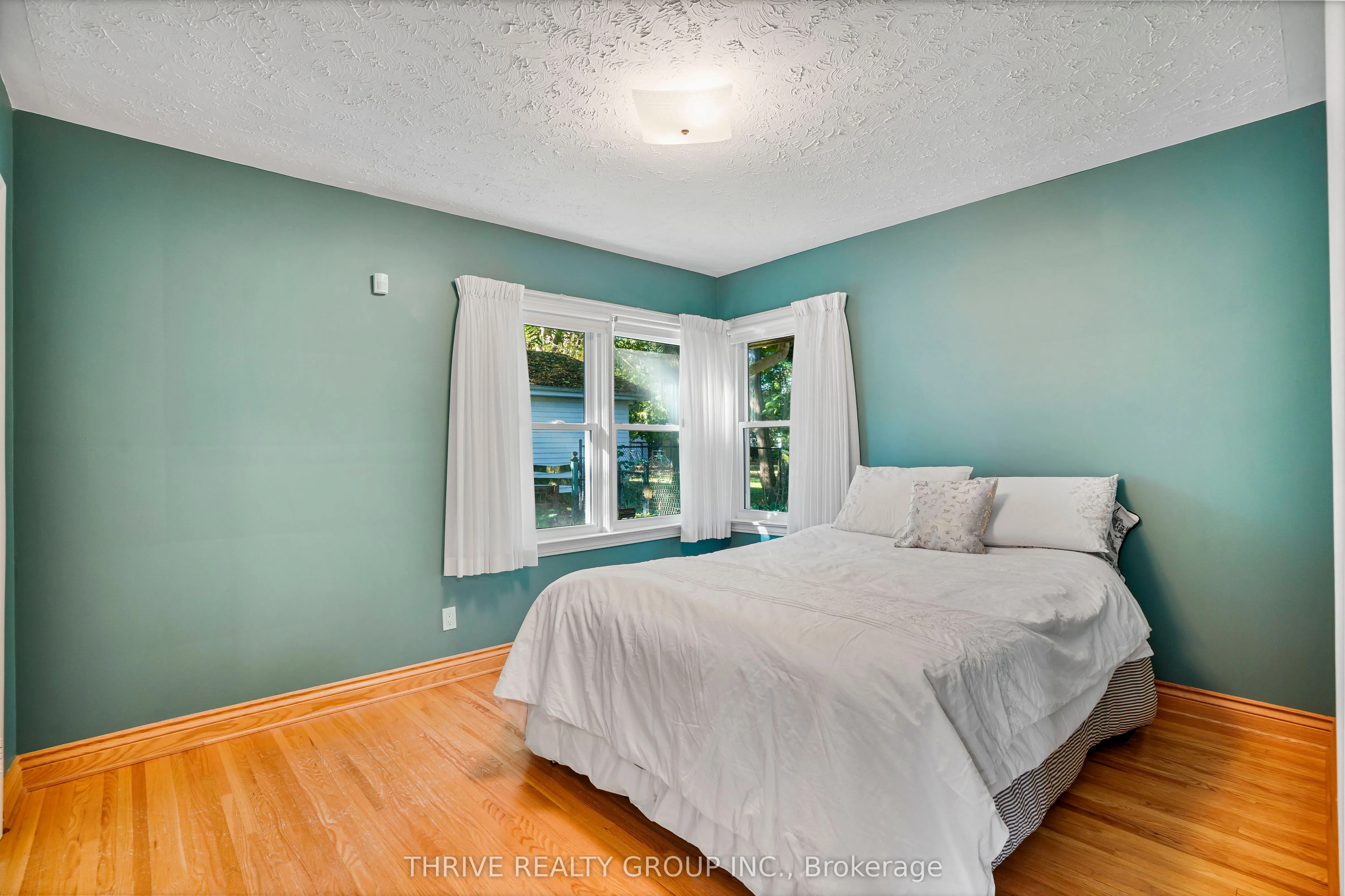 478 Glen Crescent
