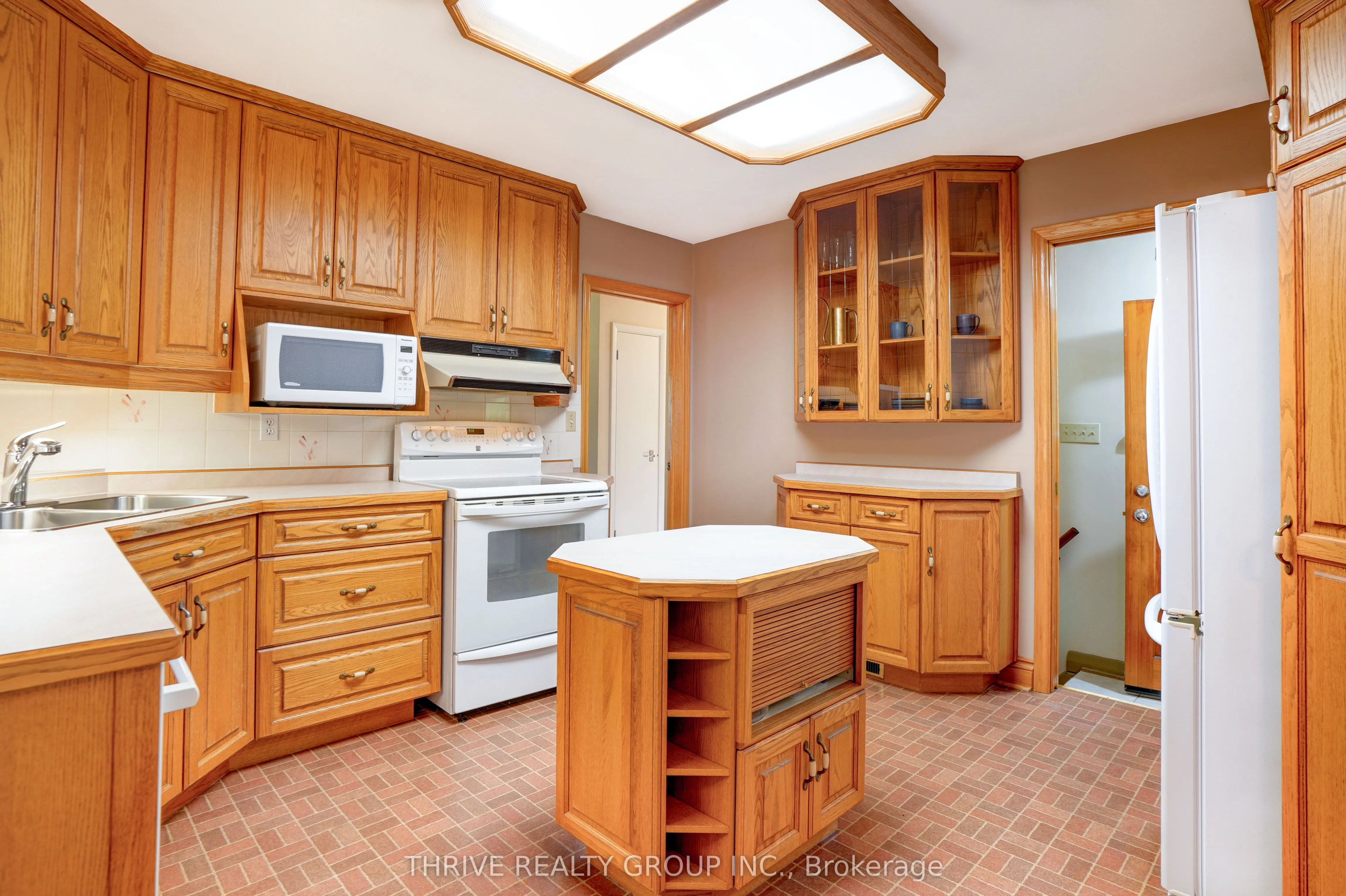 478 Glen Crescent
