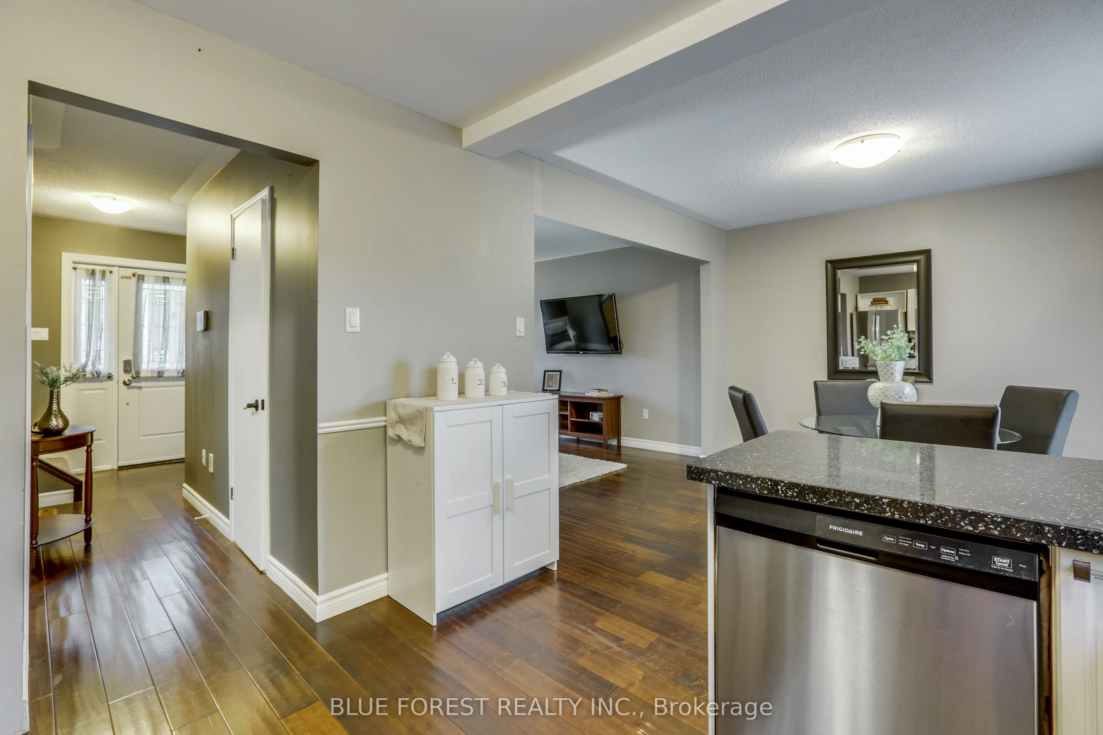 27 Loggers Grove