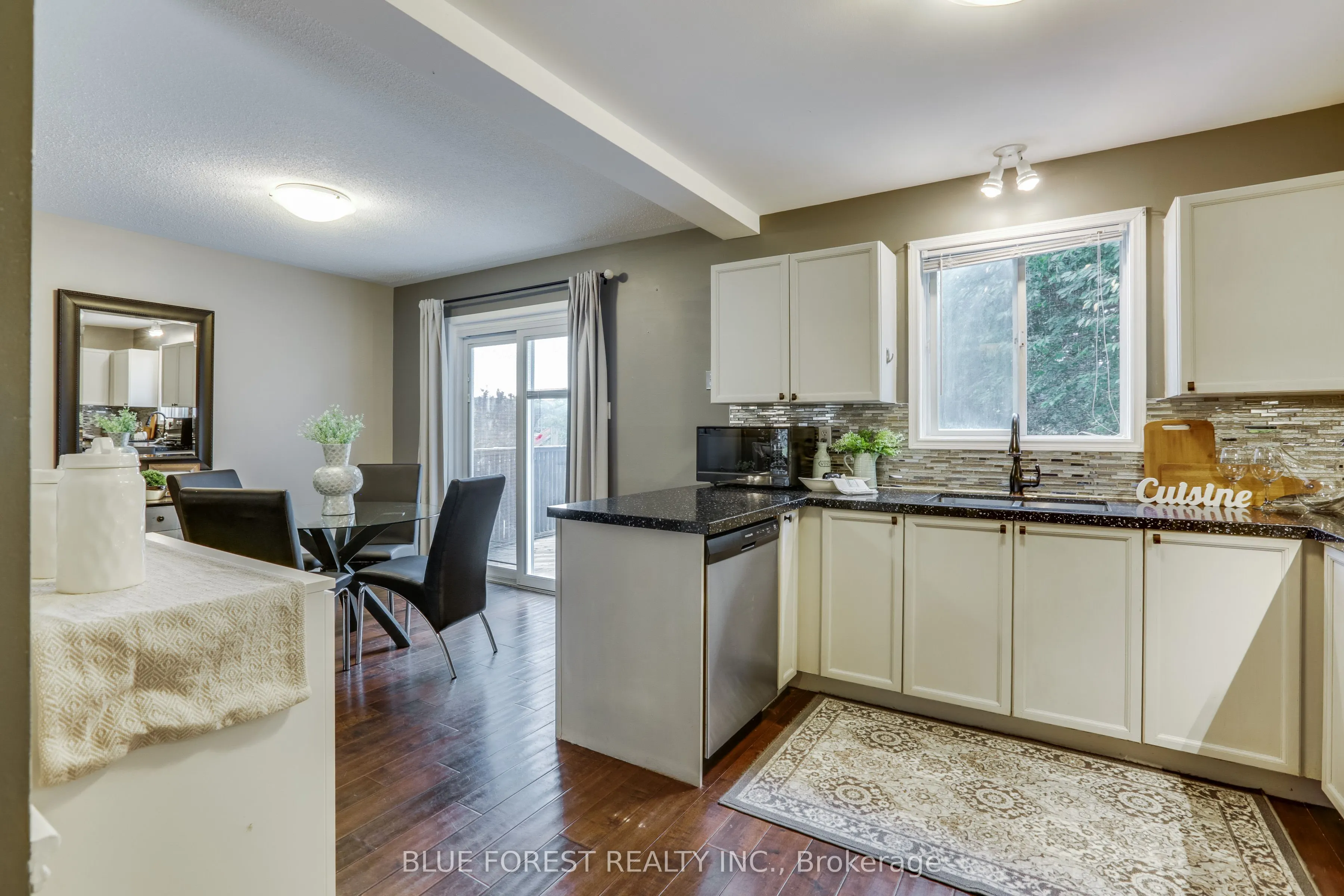 27 Loggers Grove