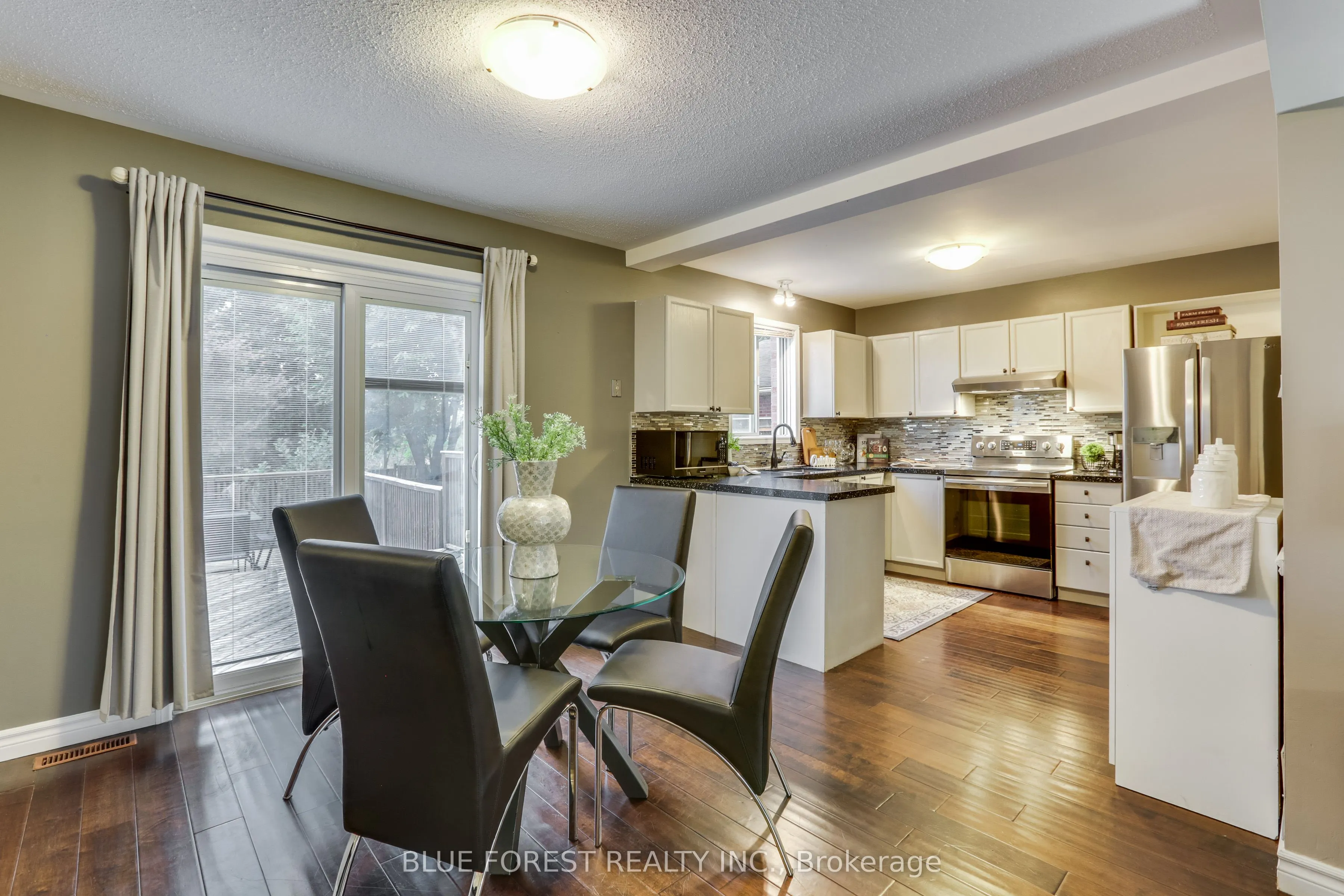 27 Loggers Grove