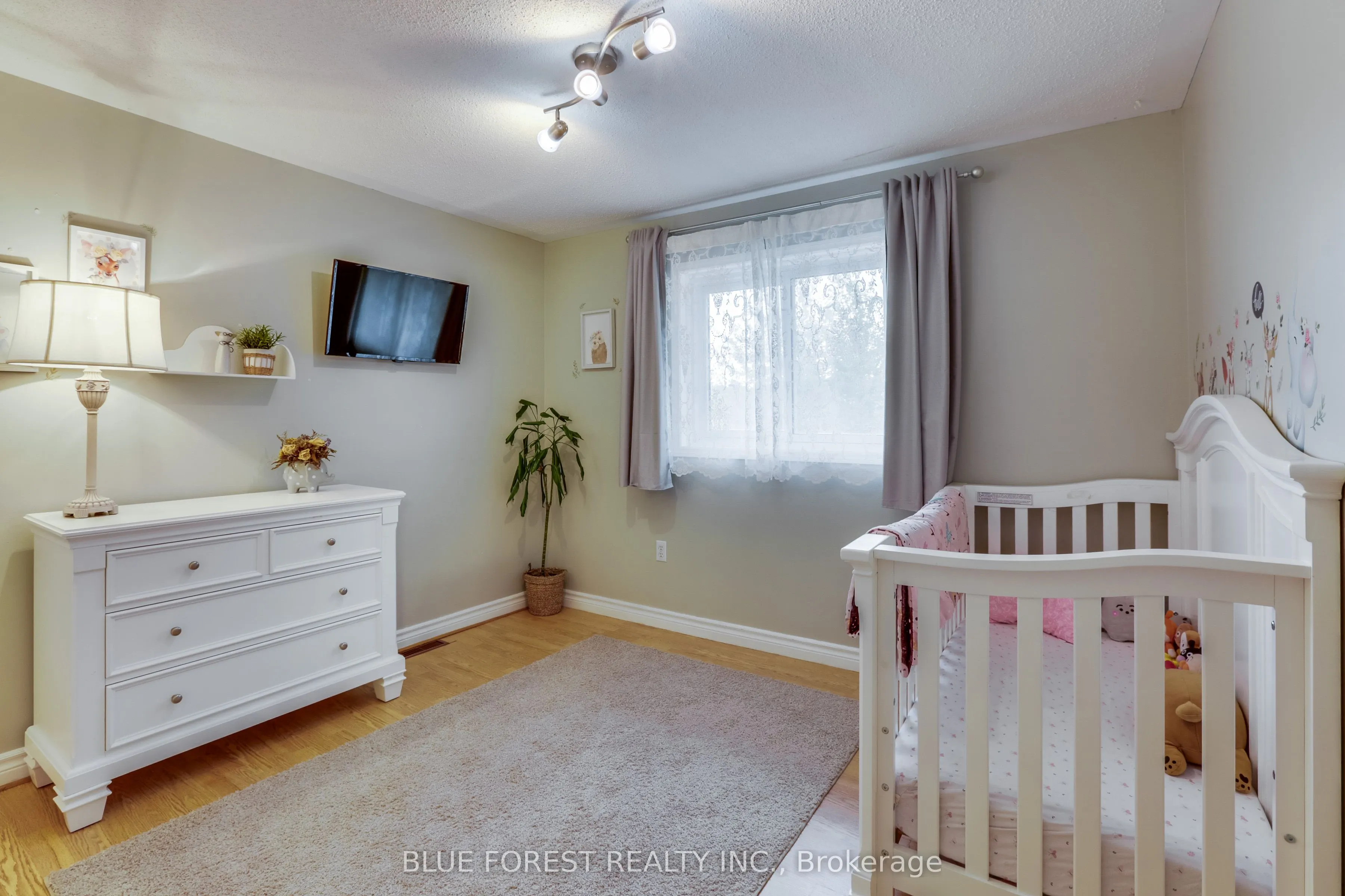 27 Loggers Grove