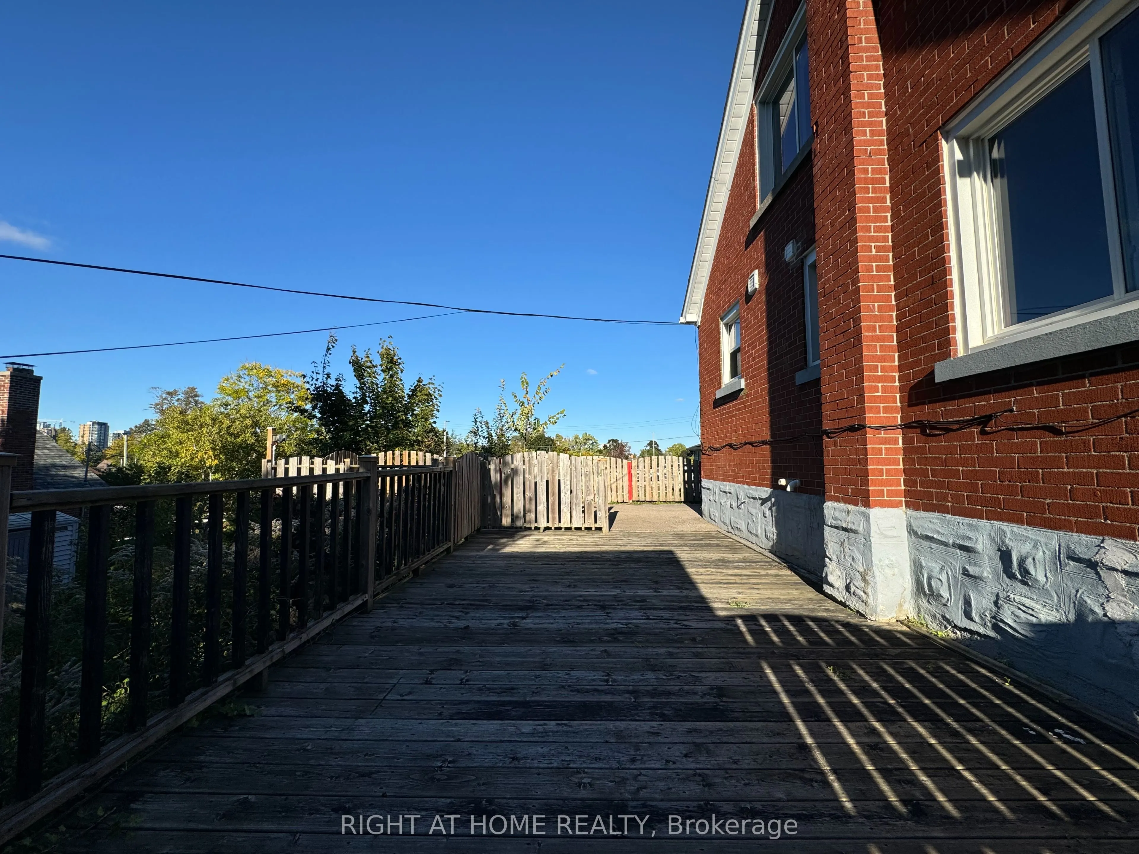 950 QUEENS Boulevard, #LOWER