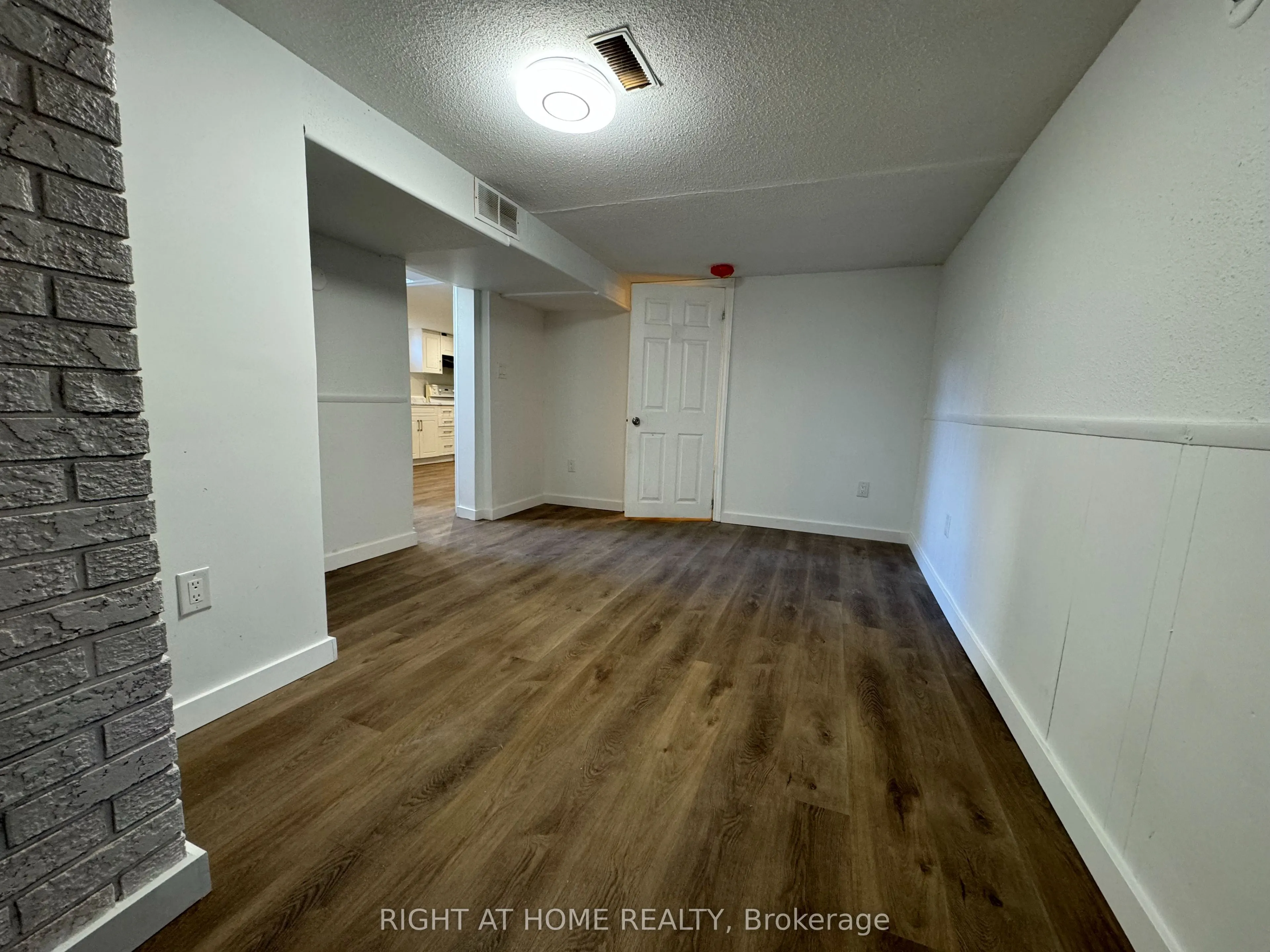 950 QUEENS Boulevard, #LOWER