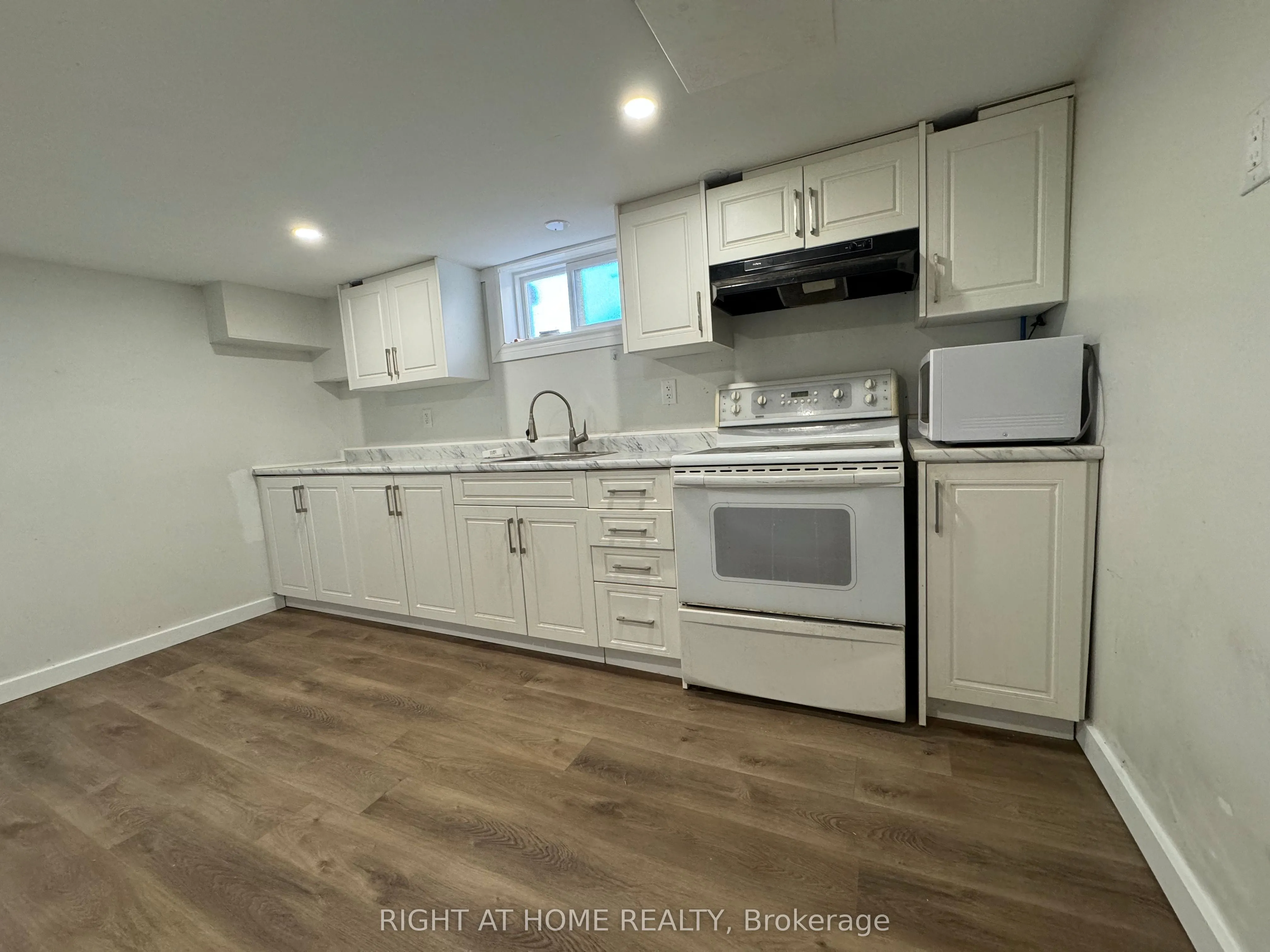 950 QUEENS Boulevard, #LOWER