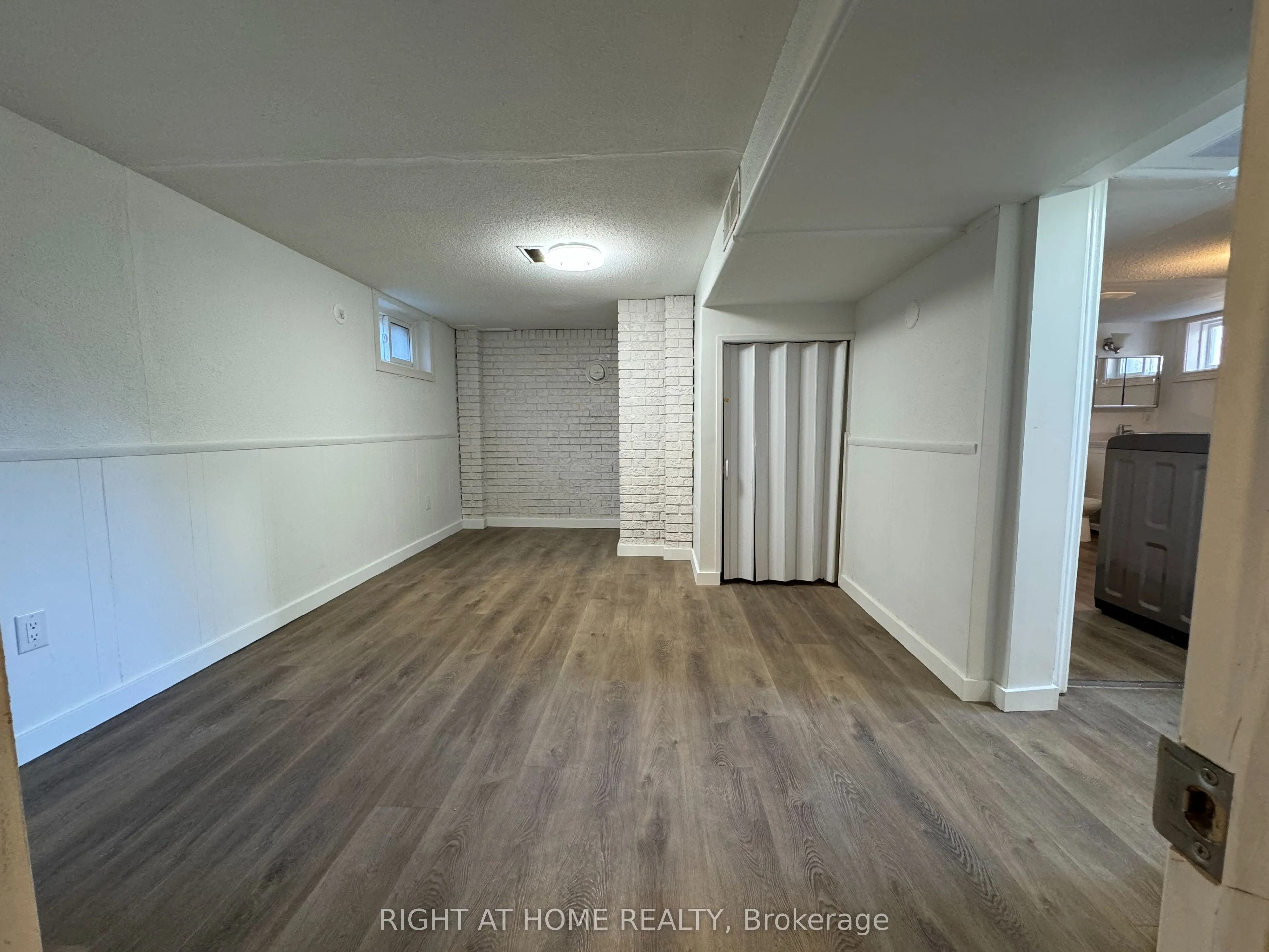 950 QUEENS Boulevard, #LOWER