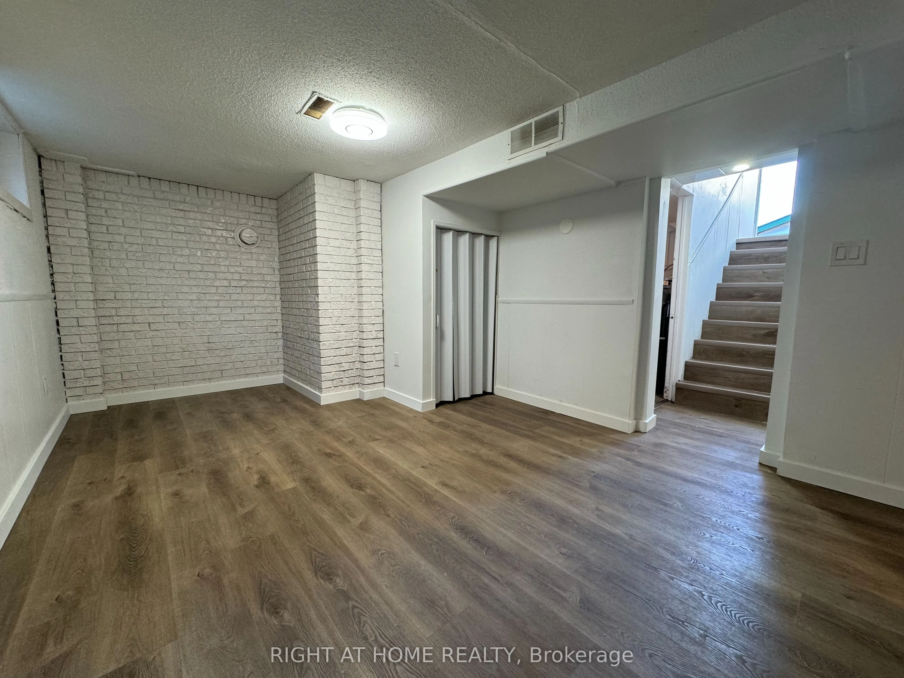 950 QUEENS Boulevard, #LOWER
