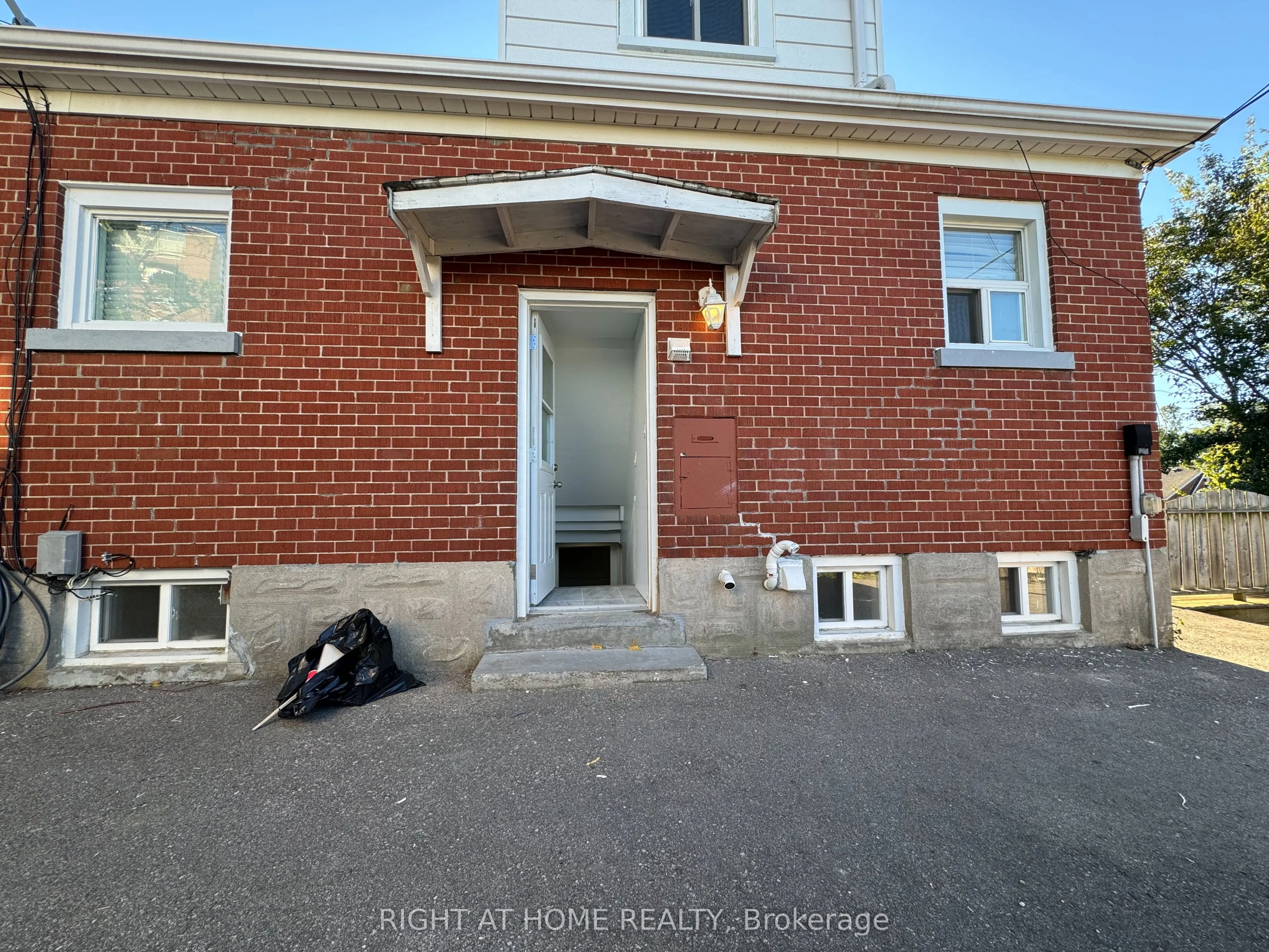 950 QUEENS Boulevard, #LOWER
