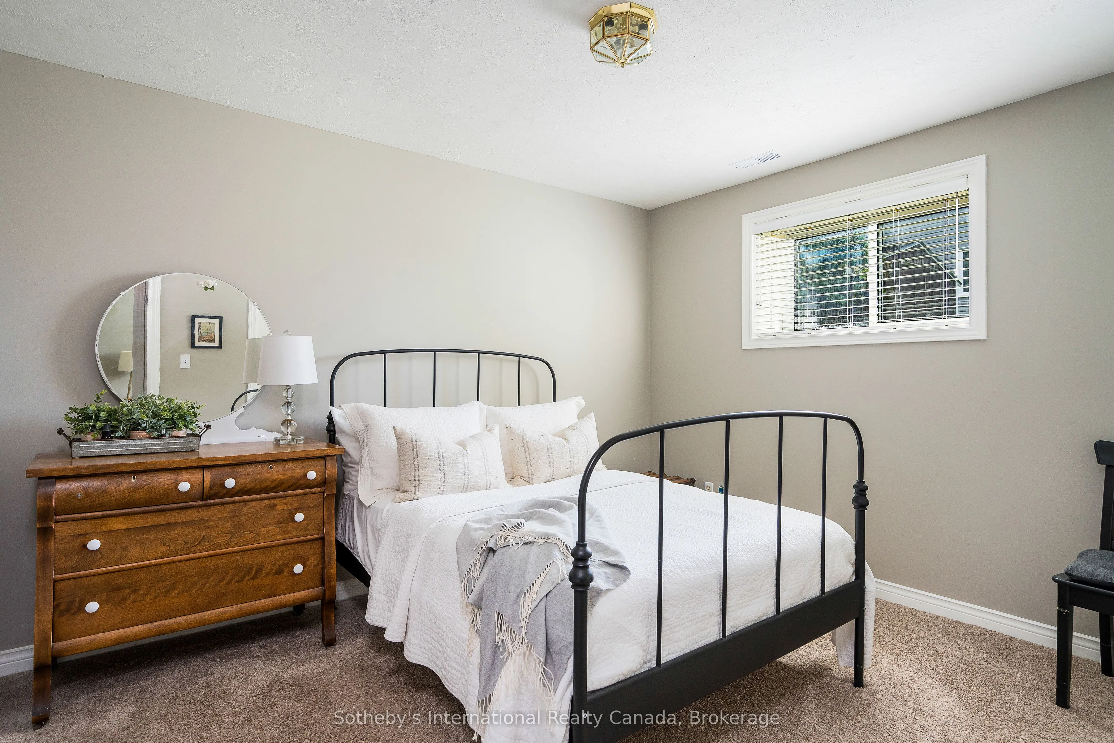 26 Country Crescent