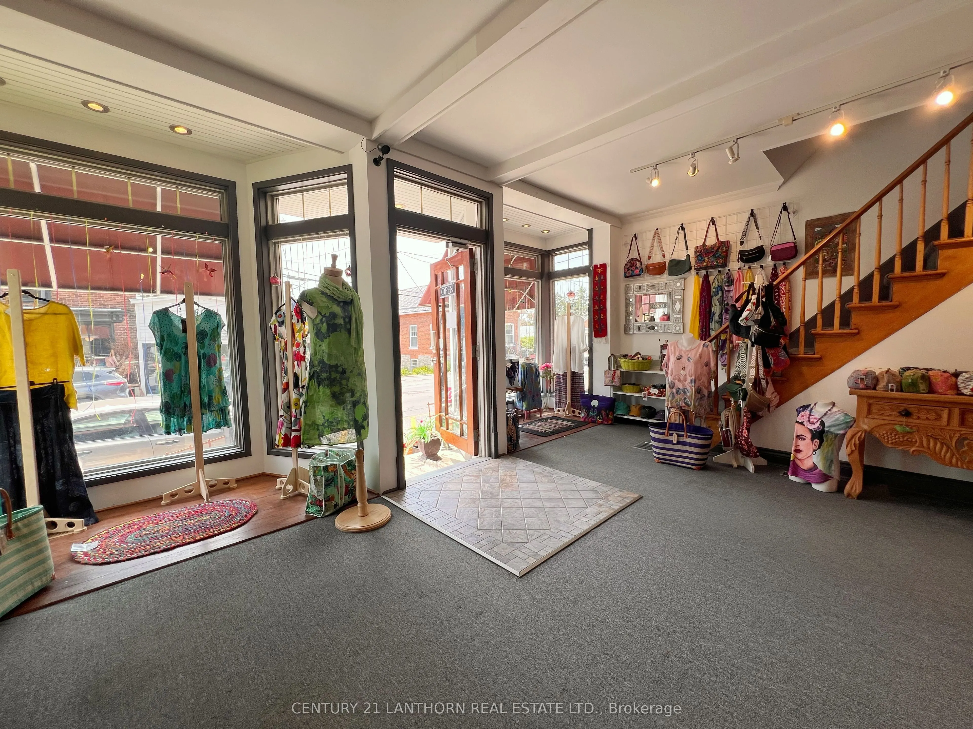 282 Bloomfield Main Street