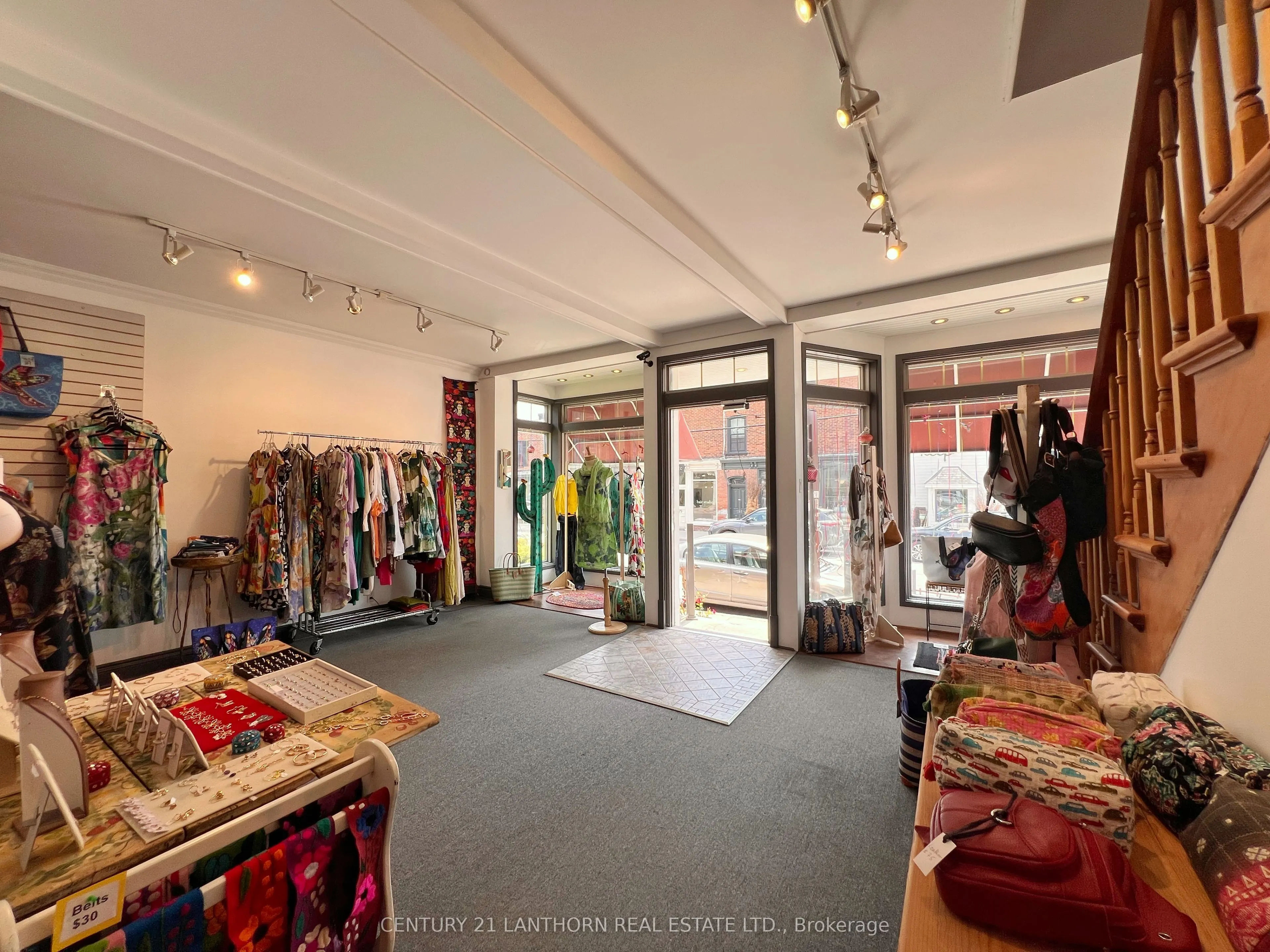 282 Bloomfield Main Street