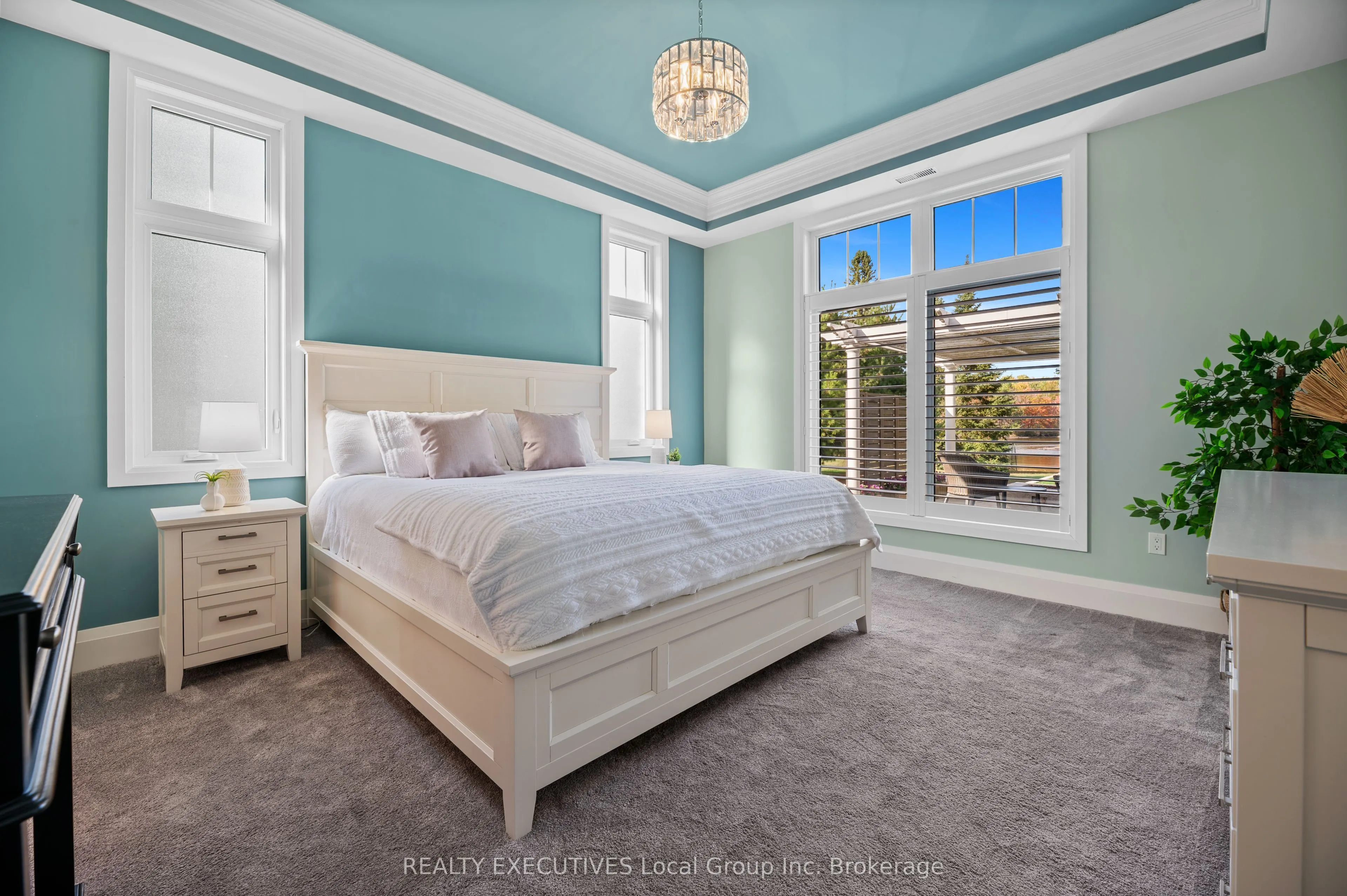 34 SUNRISE BAY Drive