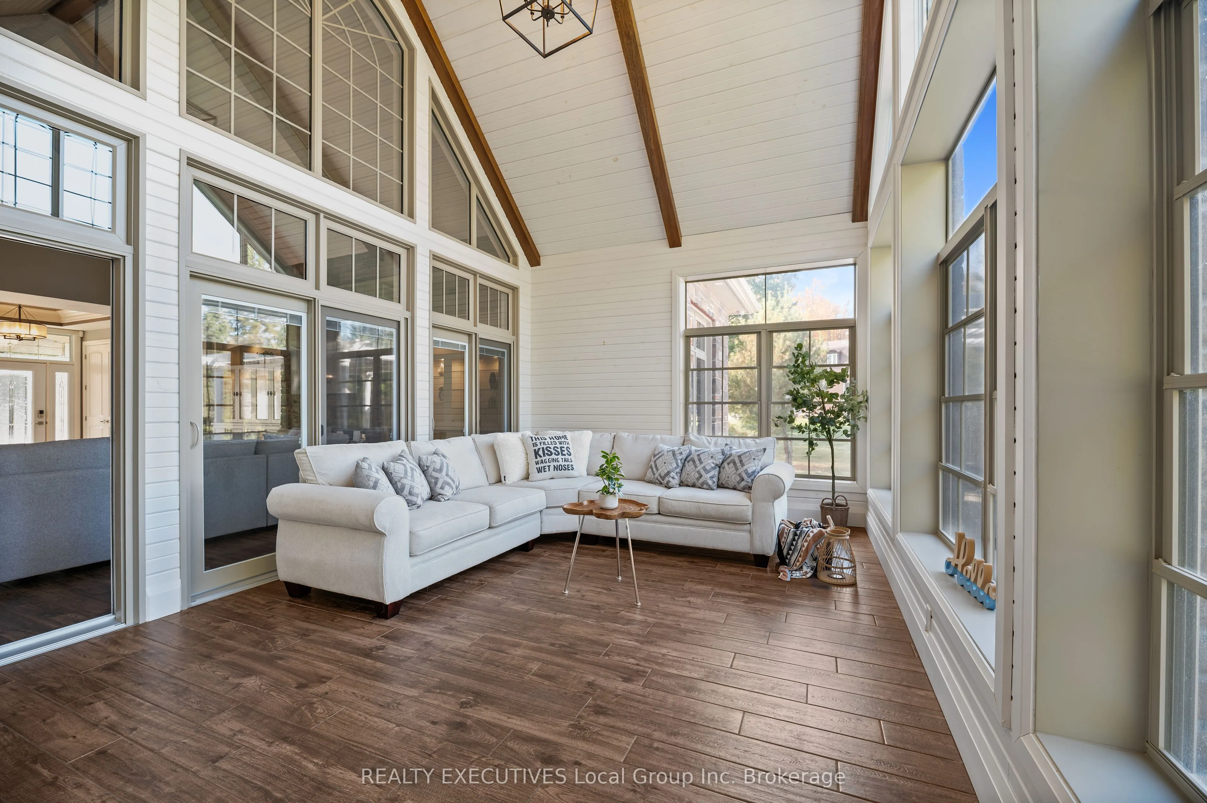 34 SUNRISE BAY Drive