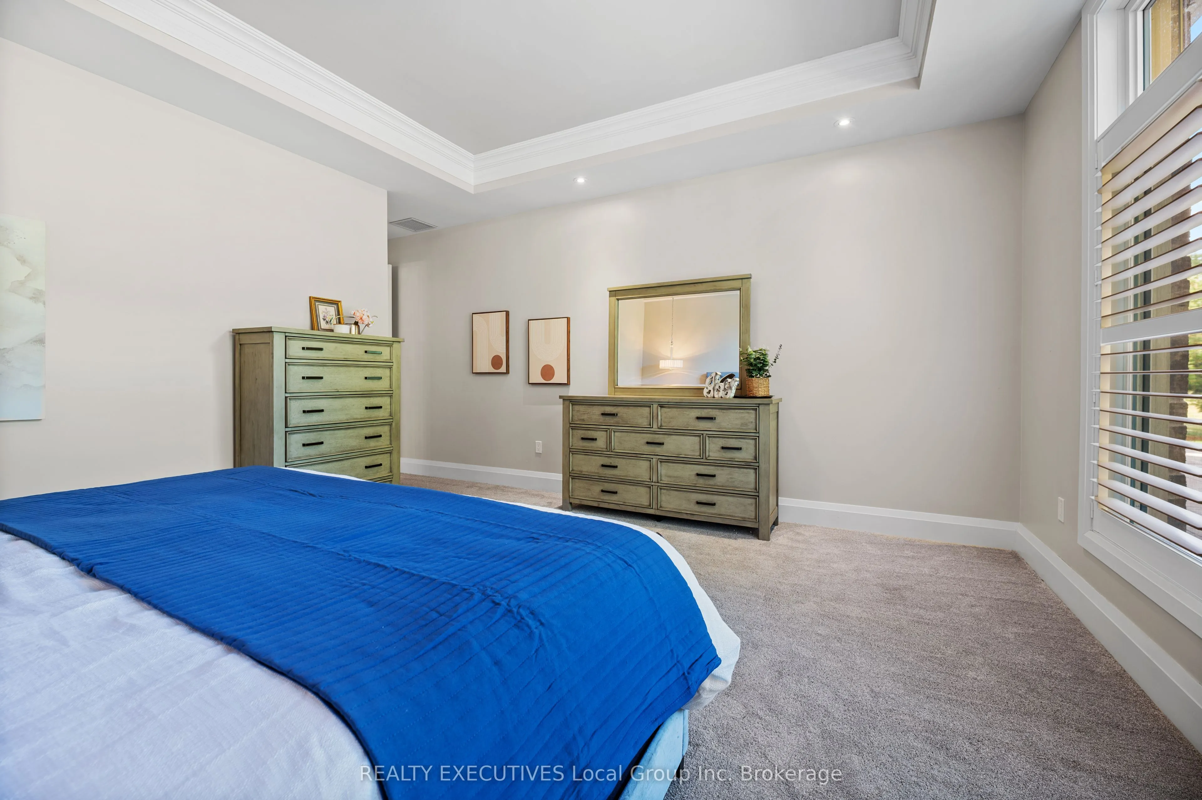 34 SUNRISE BAY Drive
