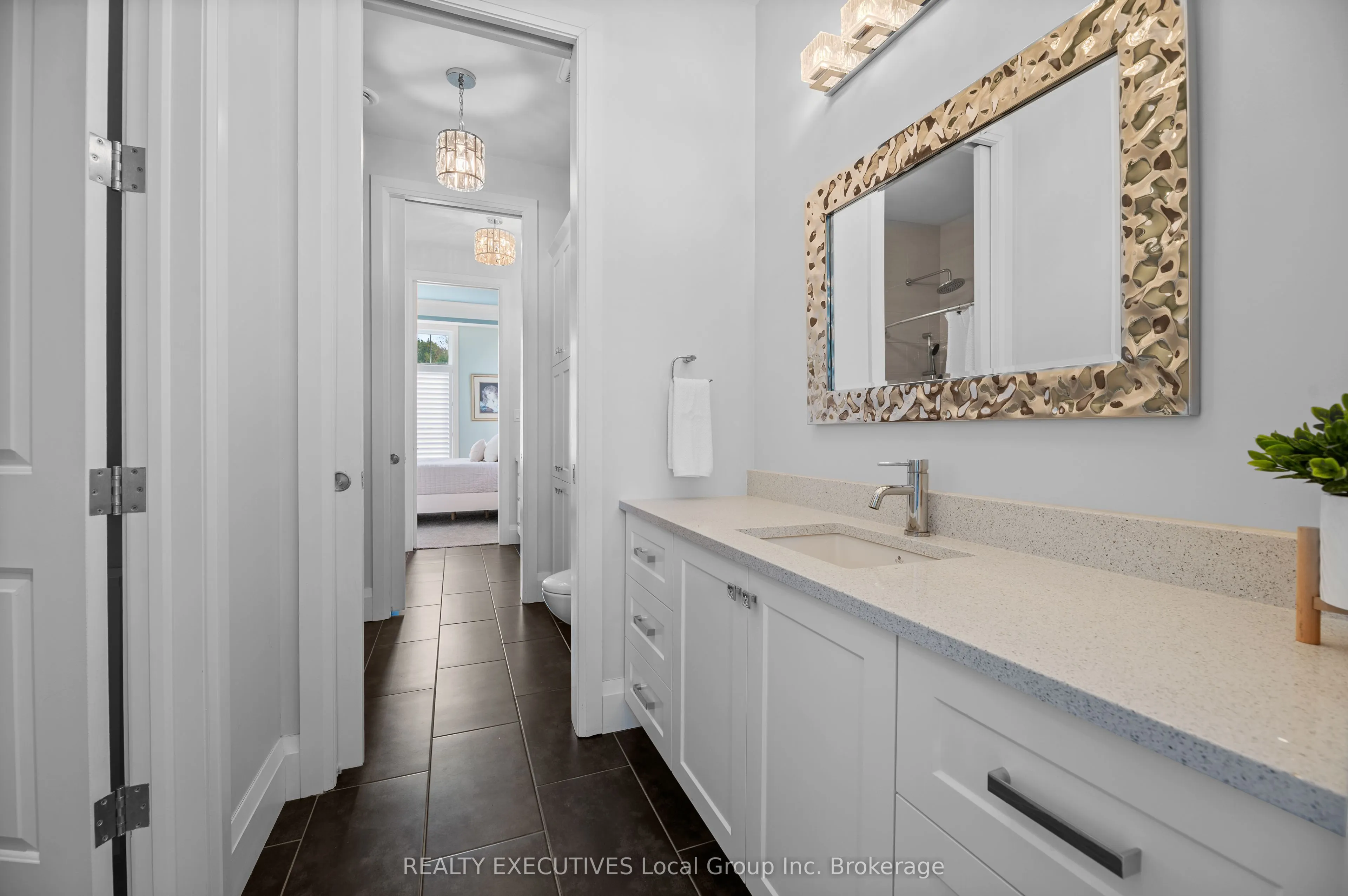 34 SUNRISE BAY Drive