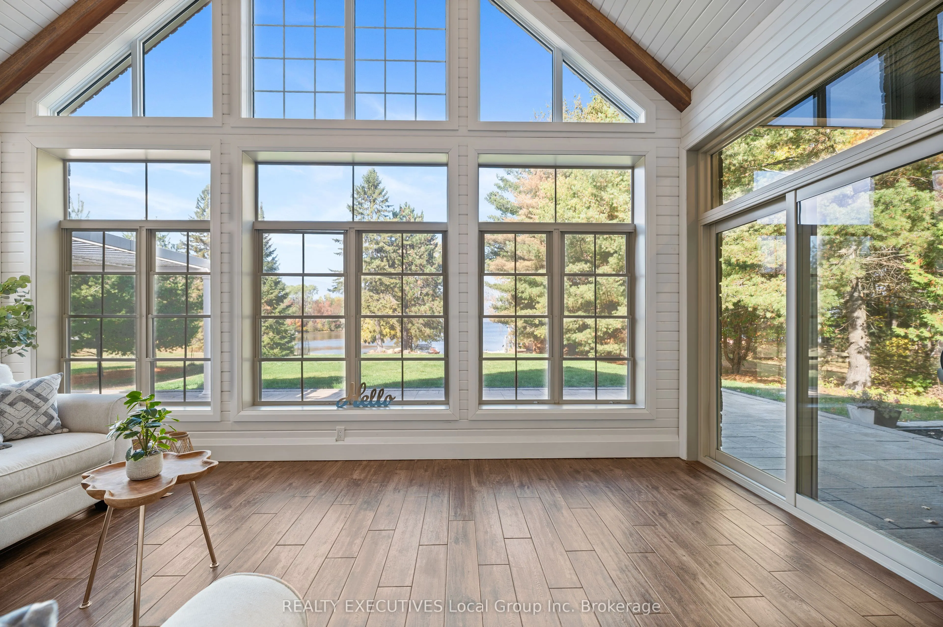 34 SUNRISE BAY Drive