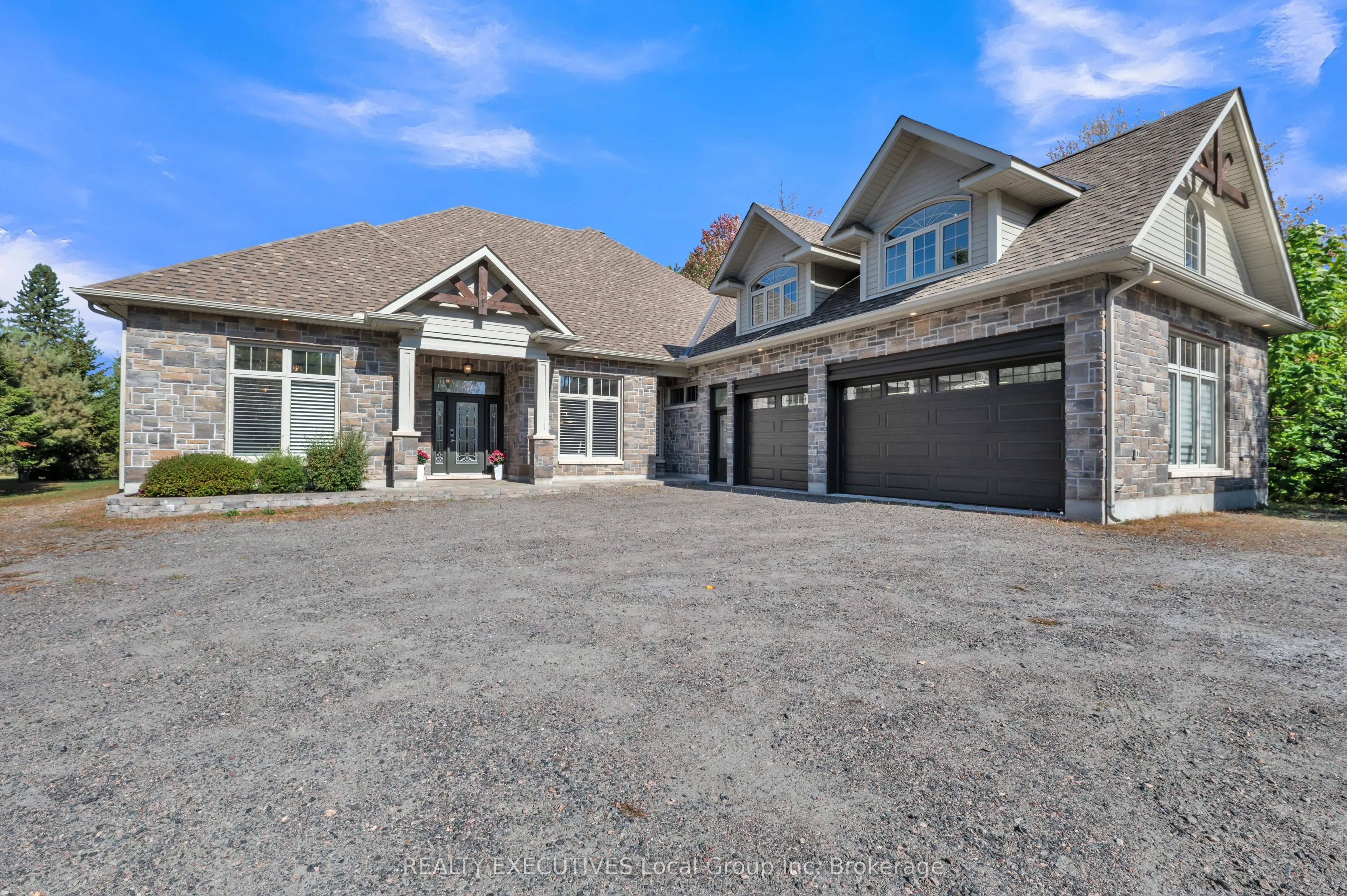34 SUNRISE BAY Drive