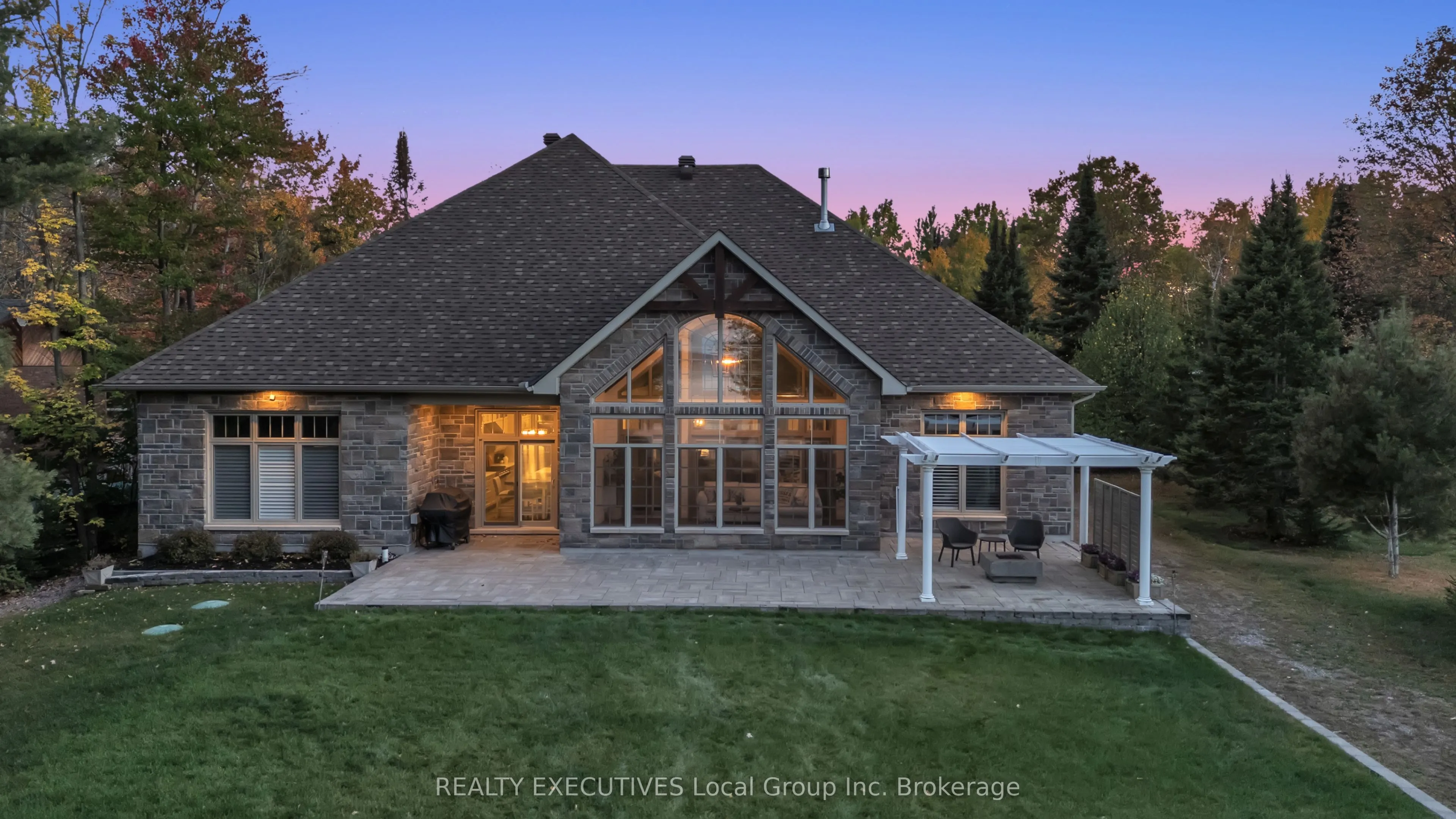 34 SUNRISE BAY Drive