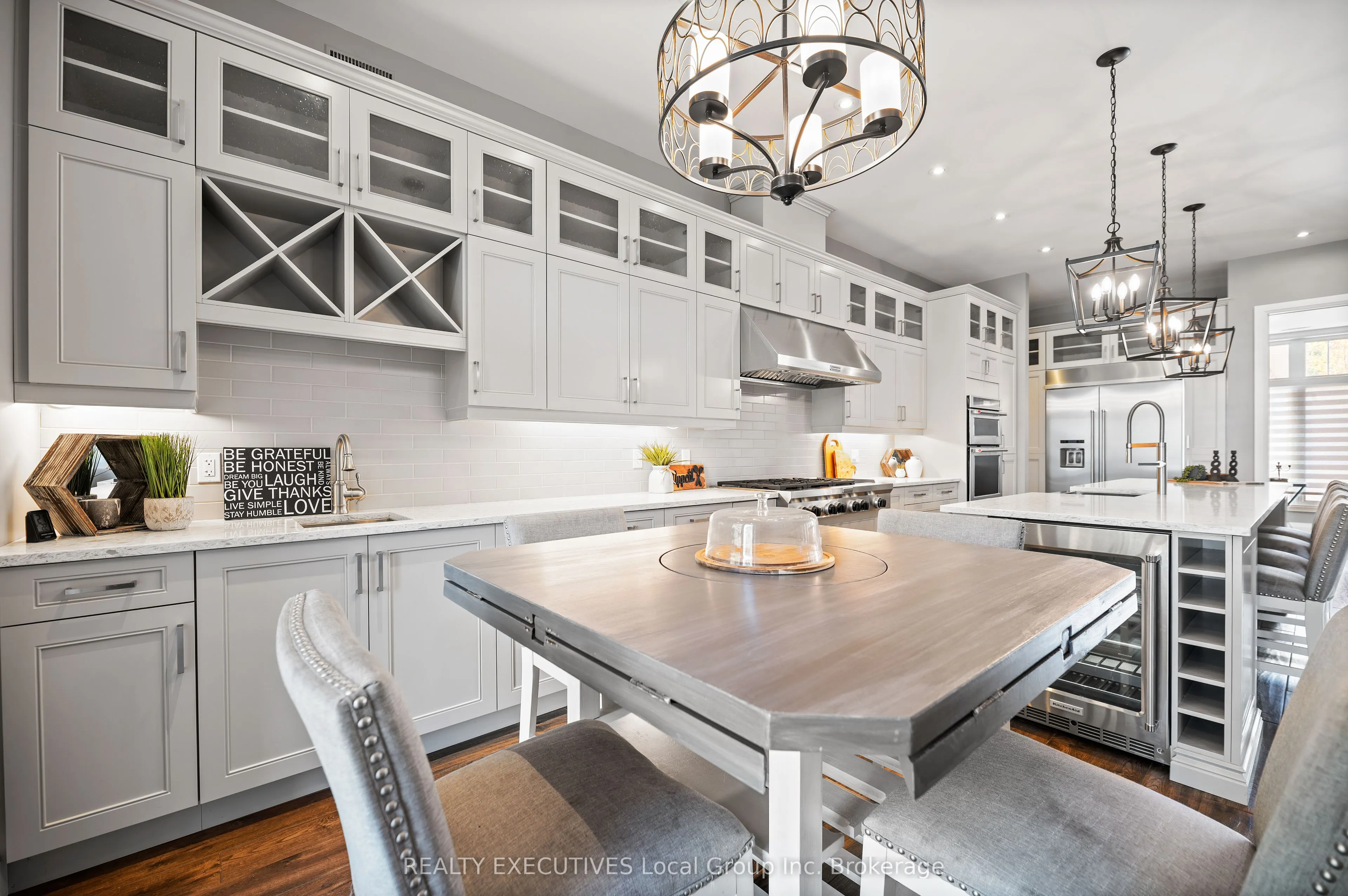 34 SUNRISE BAY Drive