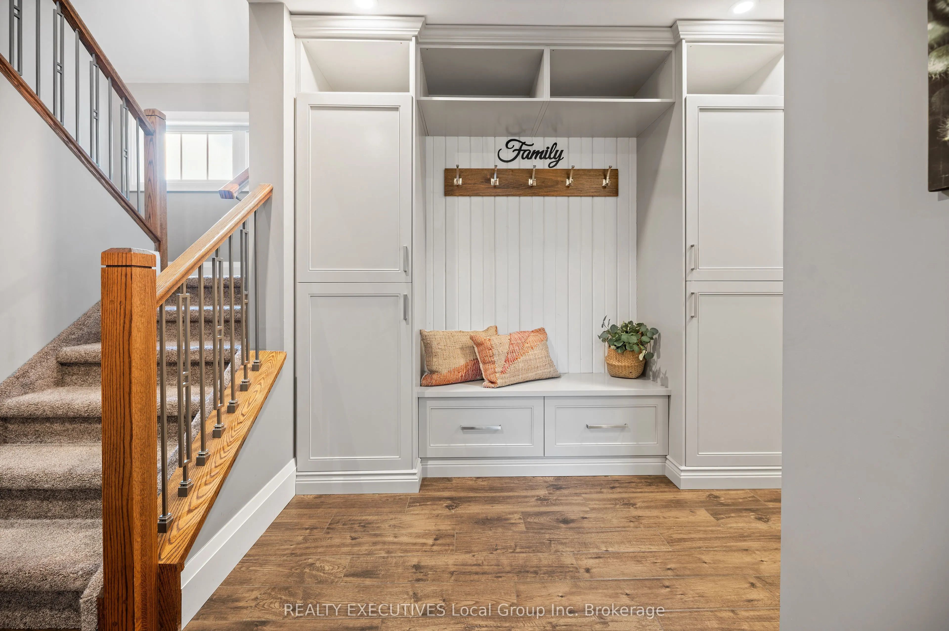 34 SUNRISE BAY Drive