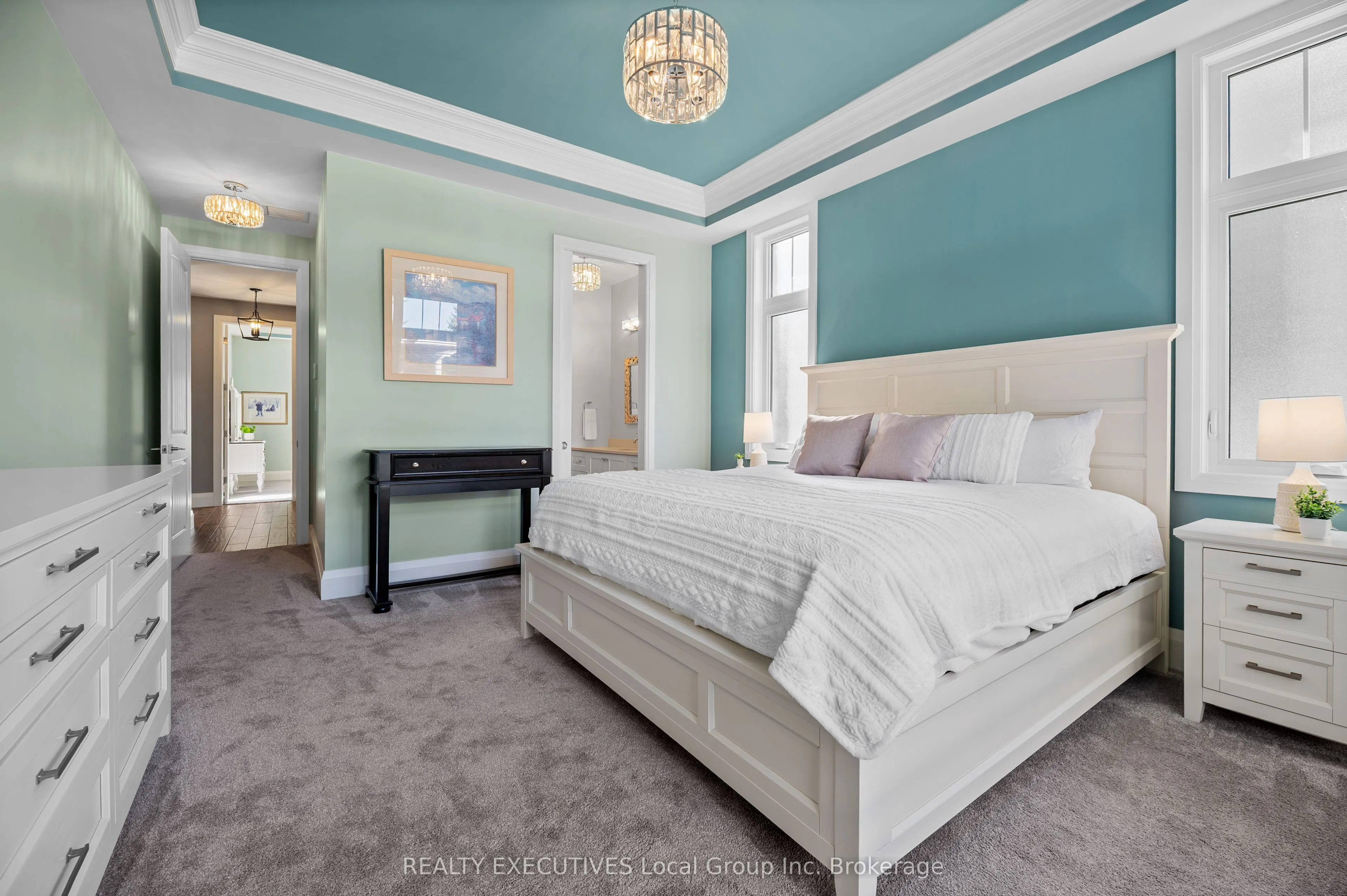 34 SUNRISE BAY Drive