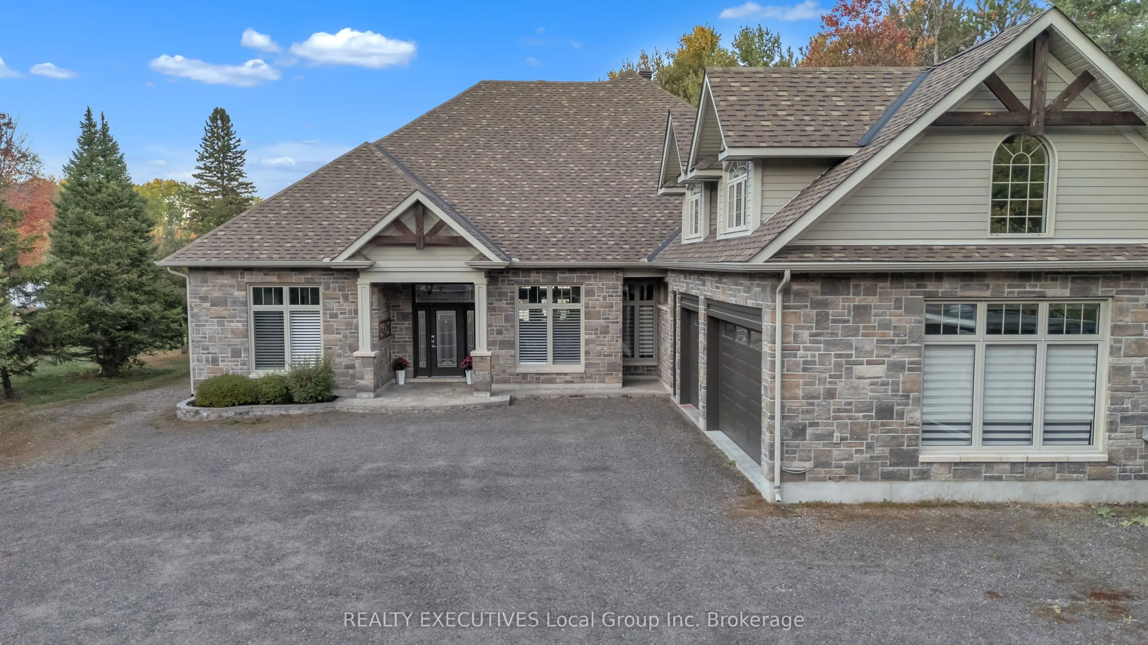 34 SUNRISE BAY Drive