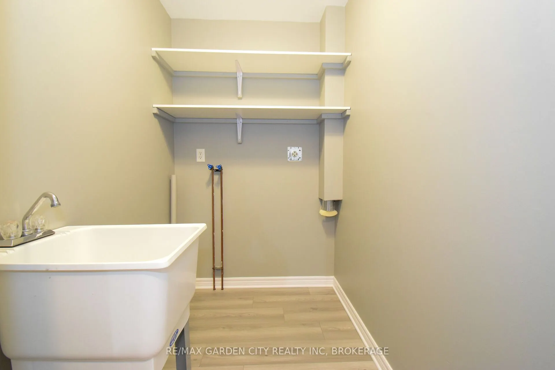 162 FIRST Street, #11