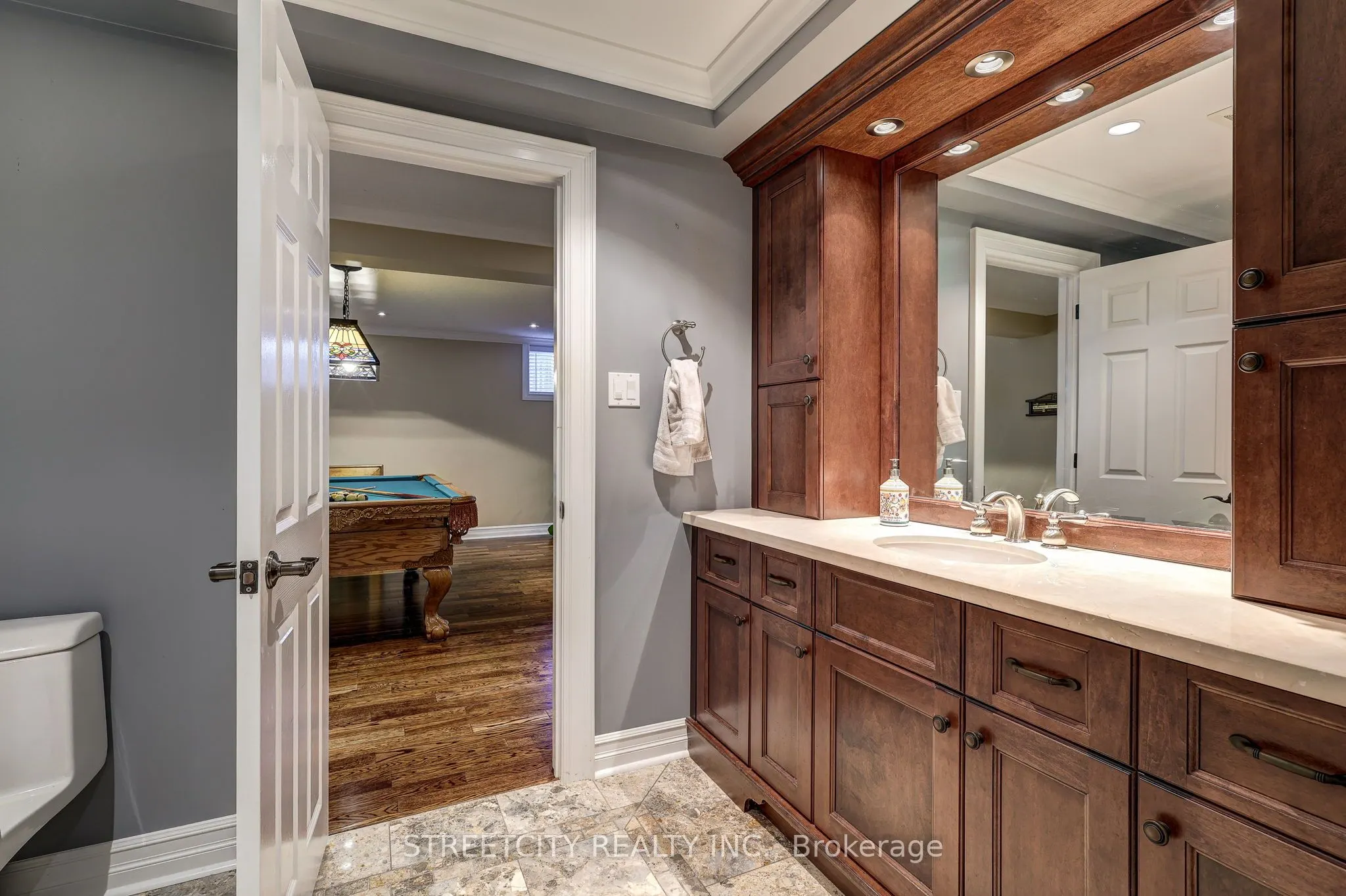 21 Beechwood Circle
