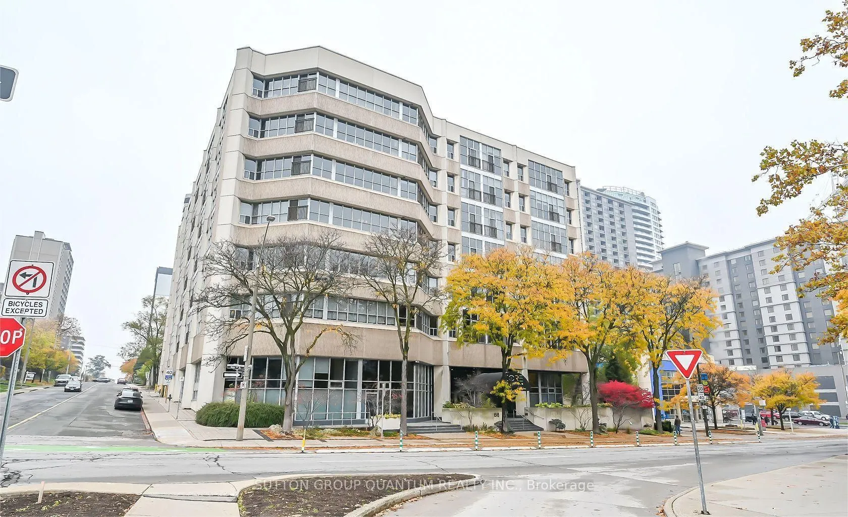 66 Bay Street S, #307