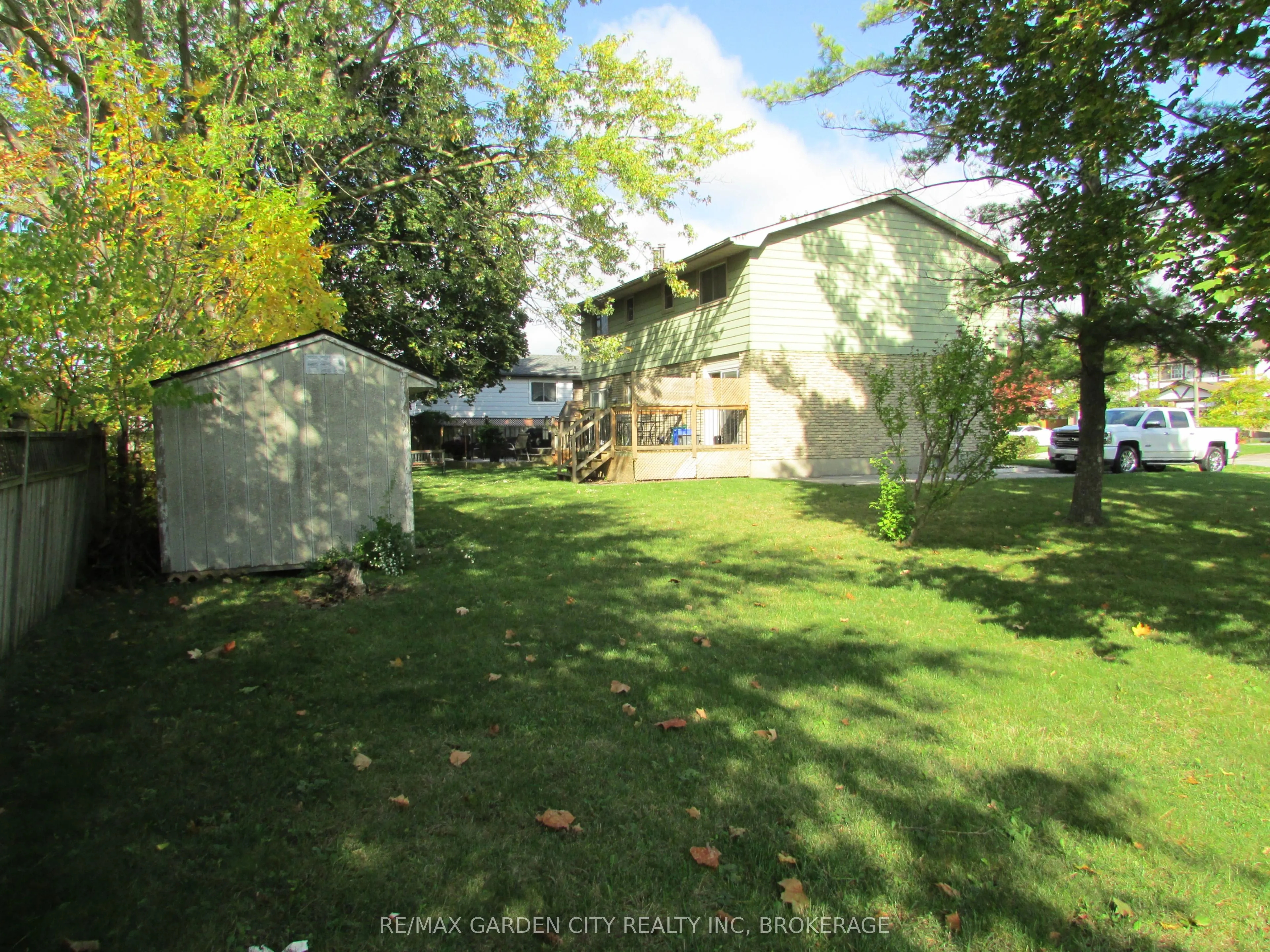 32 Greystone Crescent