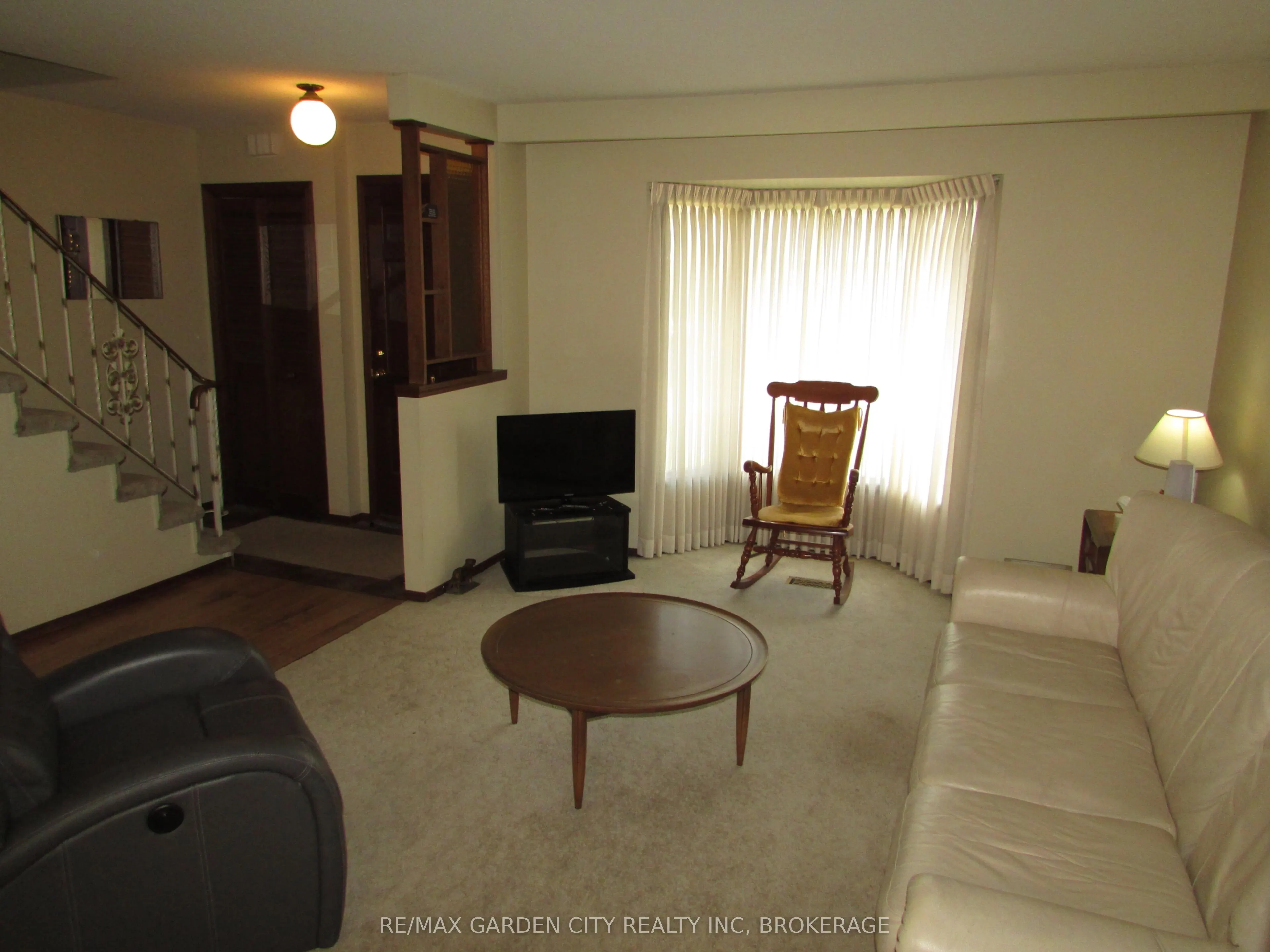 32 Greystone Crescent