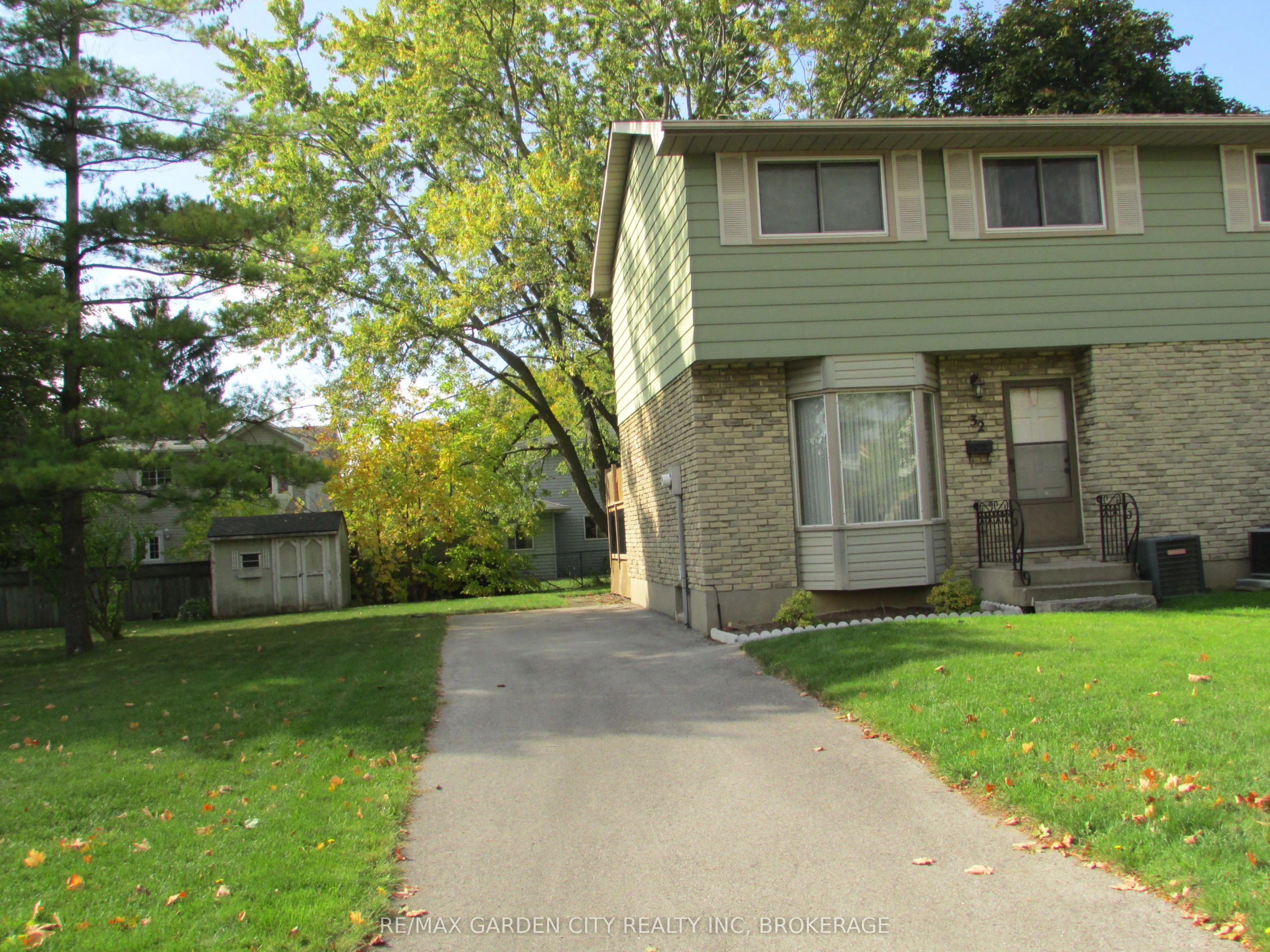 32 Greystone Crescent