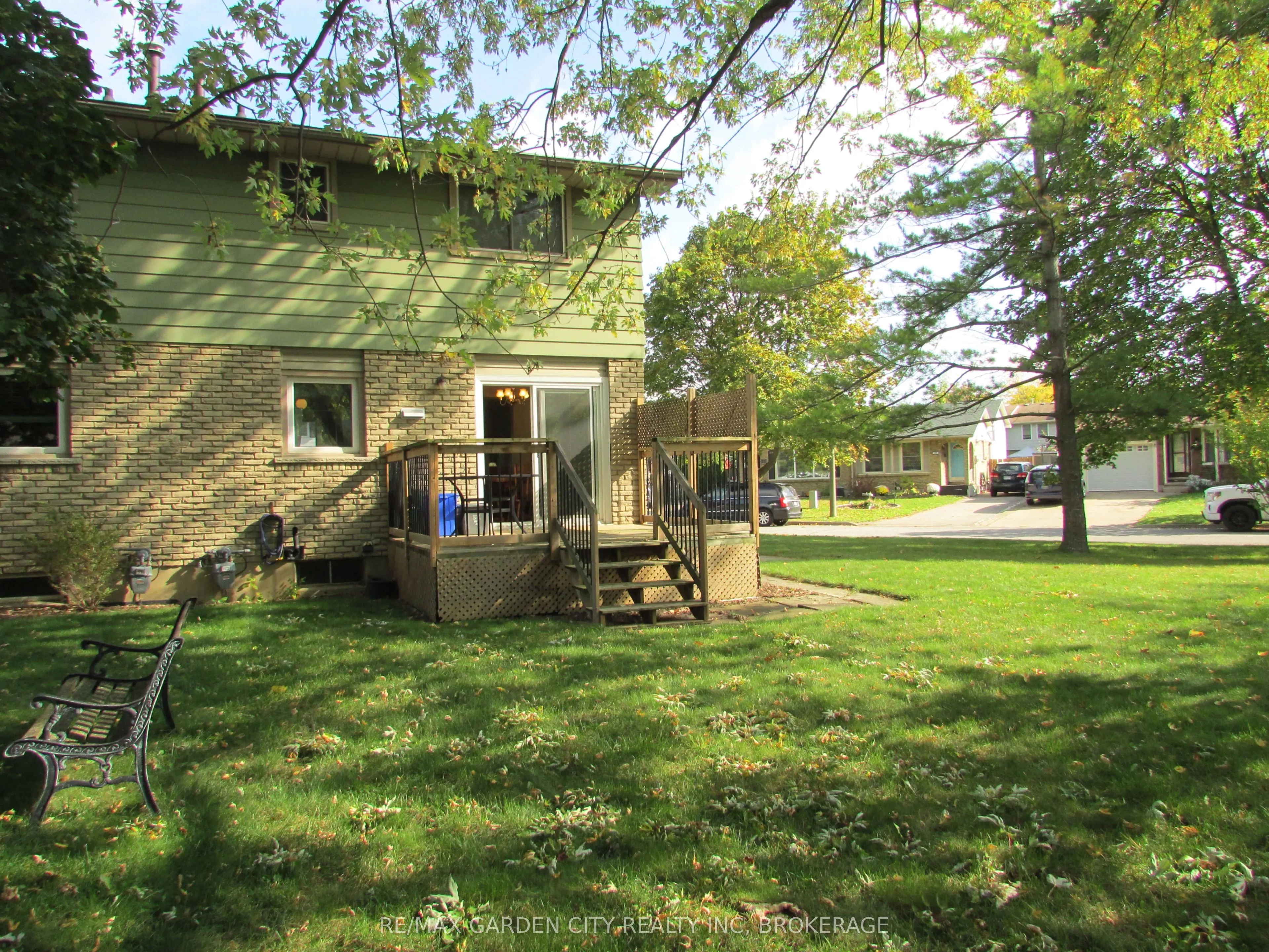 32 Greystone Crescent