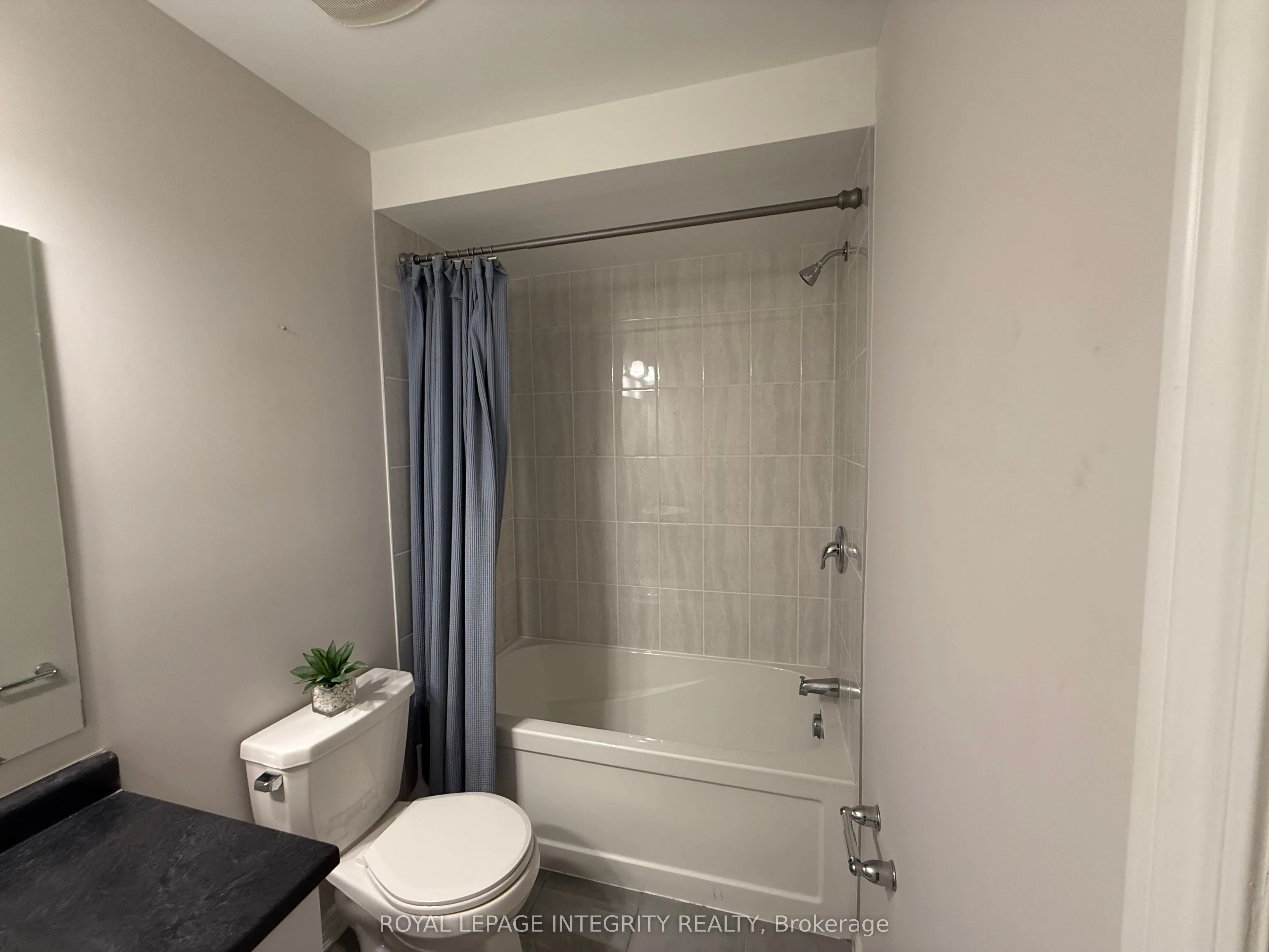 96 Feathertop Lane S