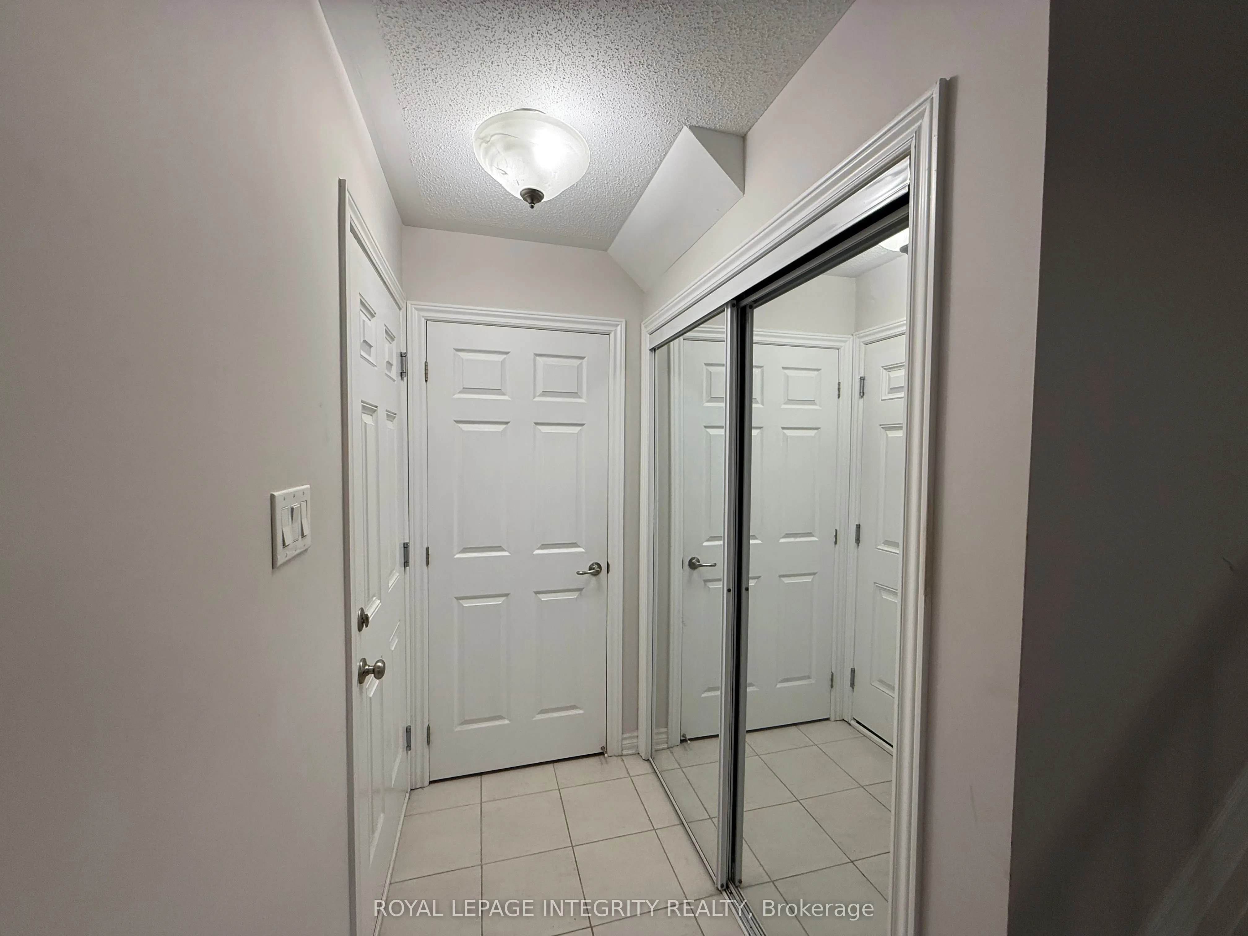 96 Feathertop Lane S