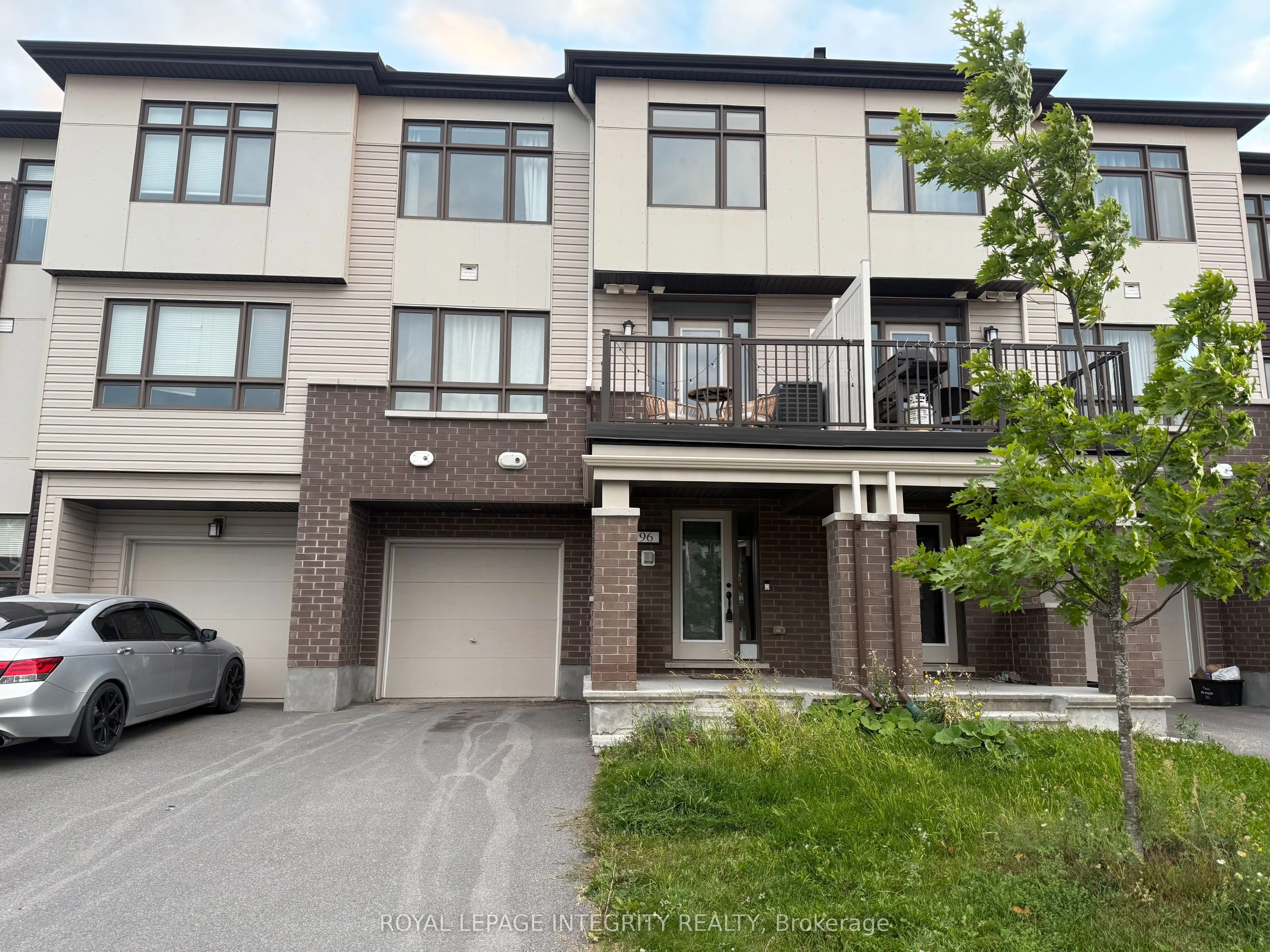 96 Feathertop Lane S