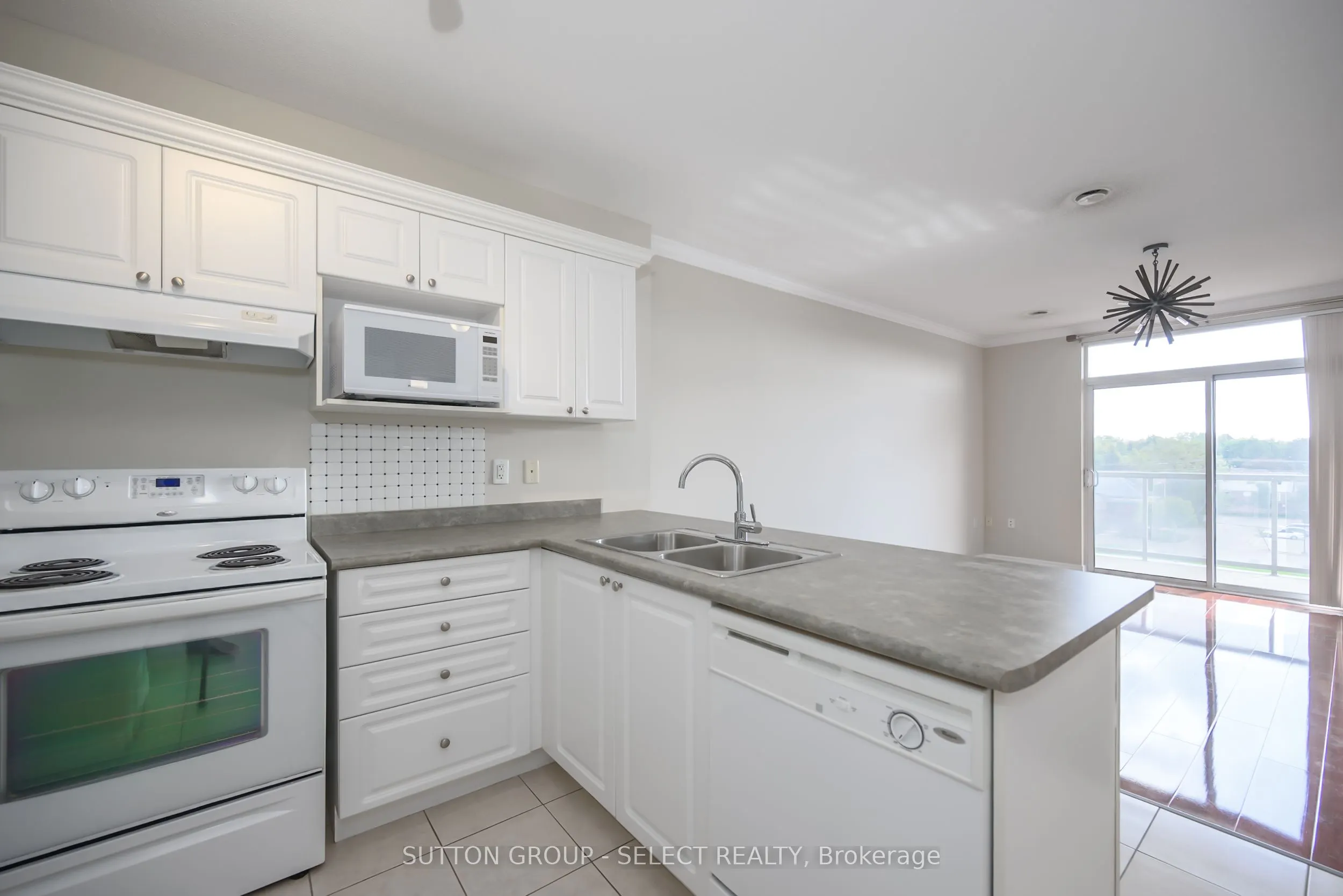 353 Commissioners Road W, #511