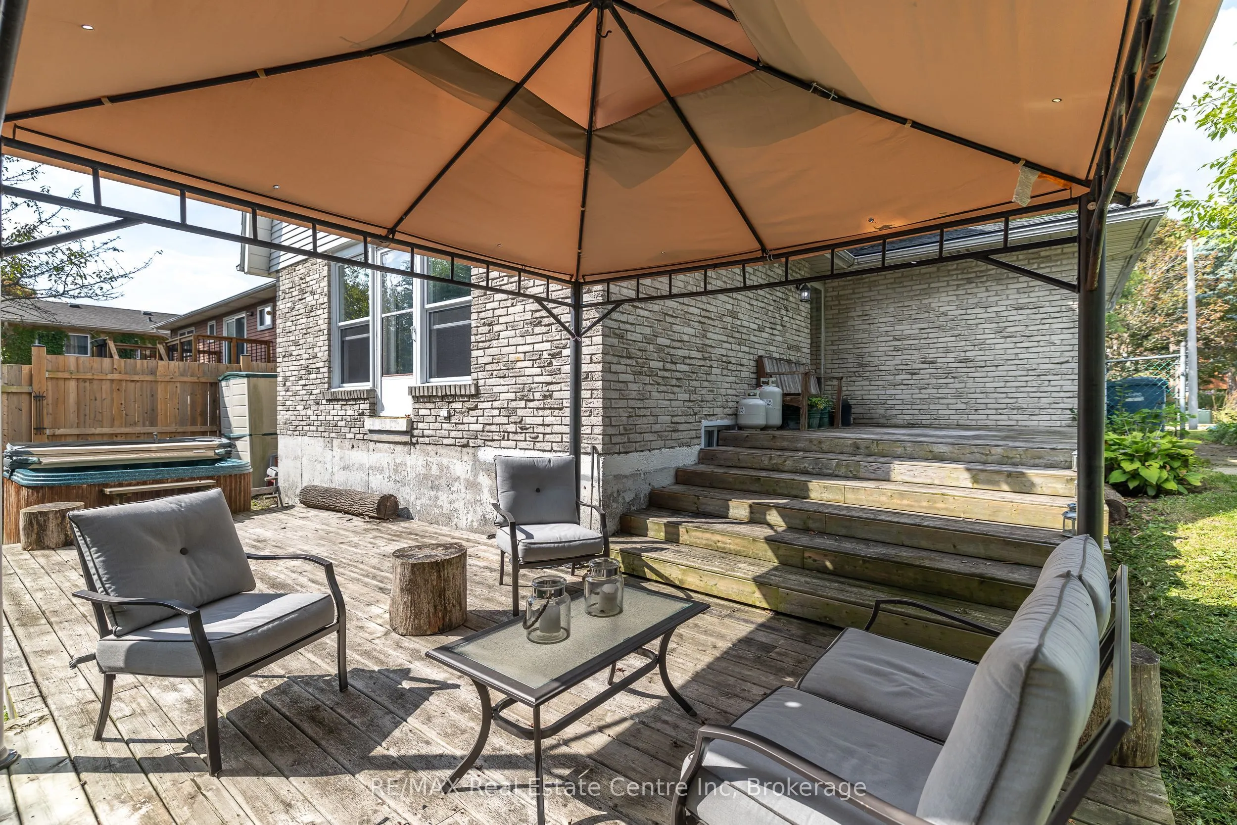 34 Woodridge Drive