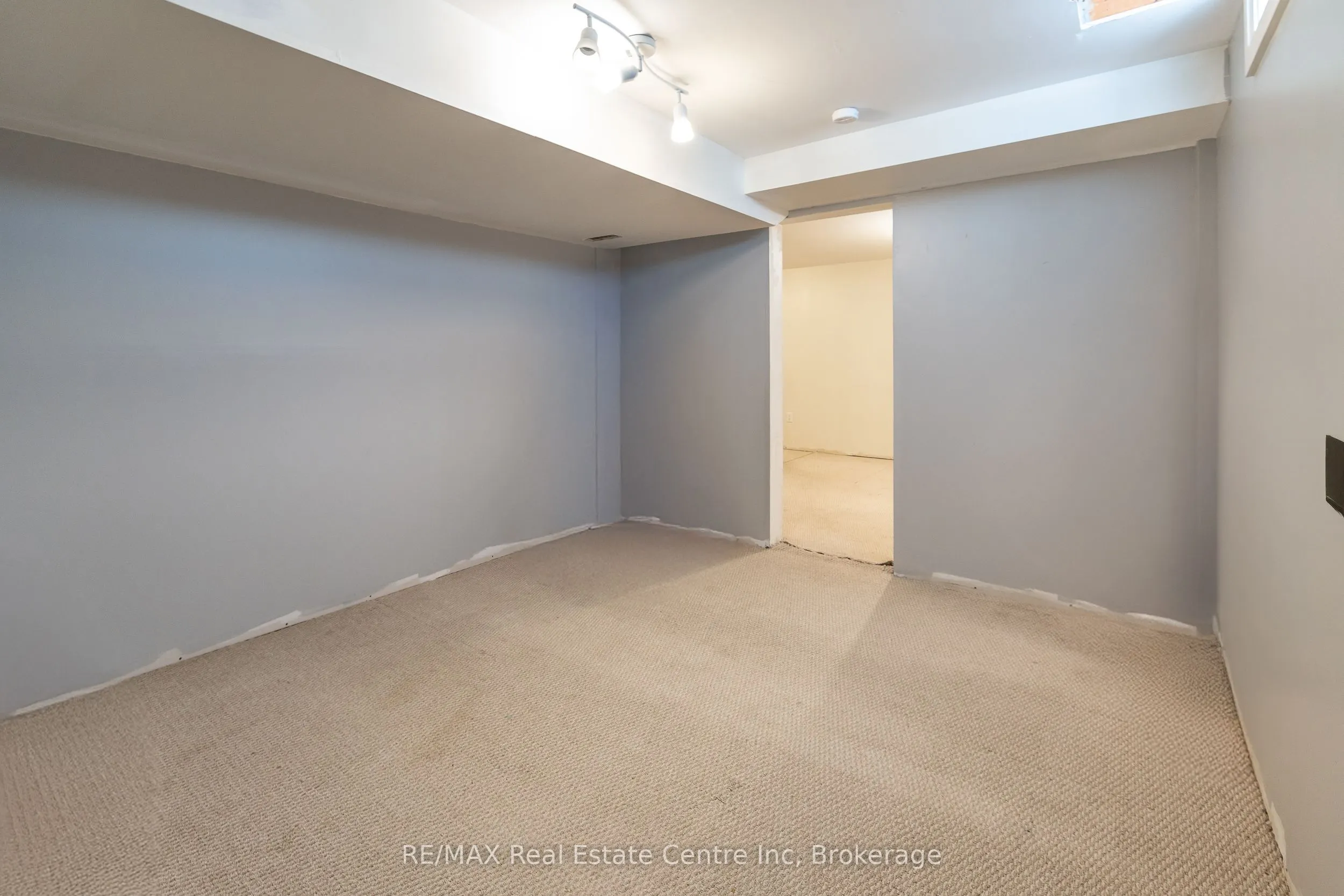 34 Woodridge Drive