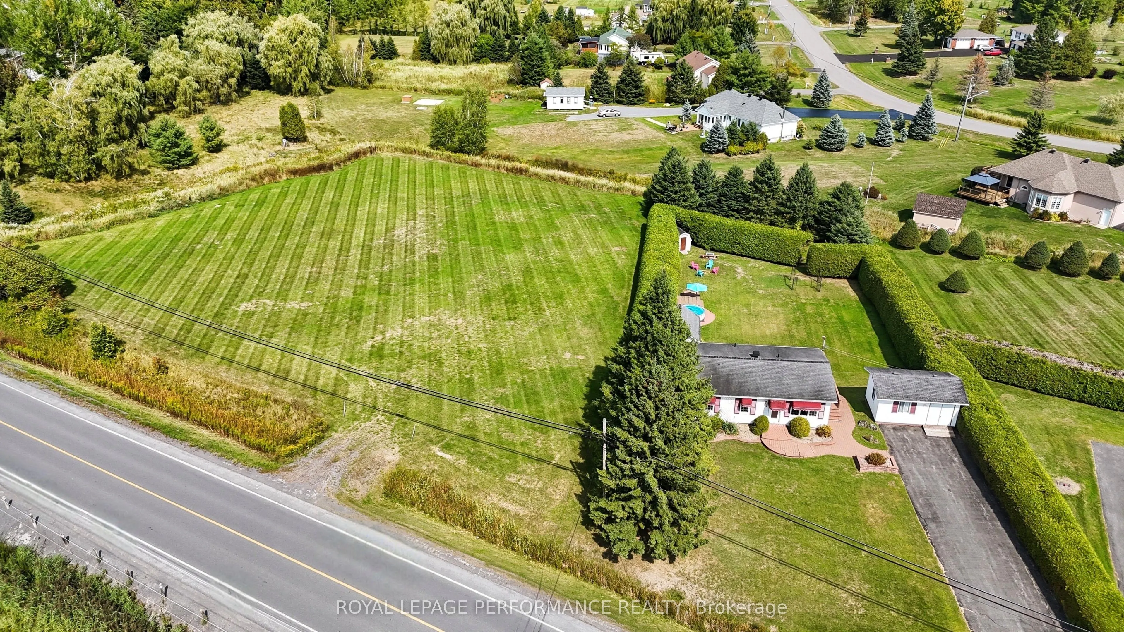 50 Front Road W