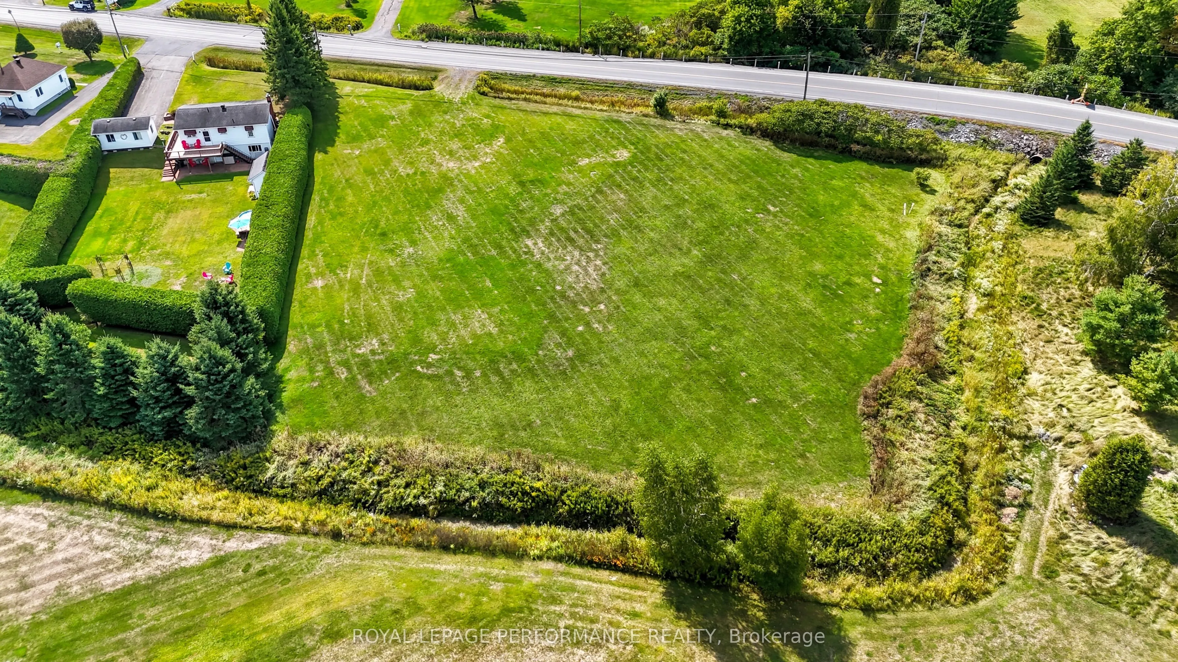 50 Front Road W