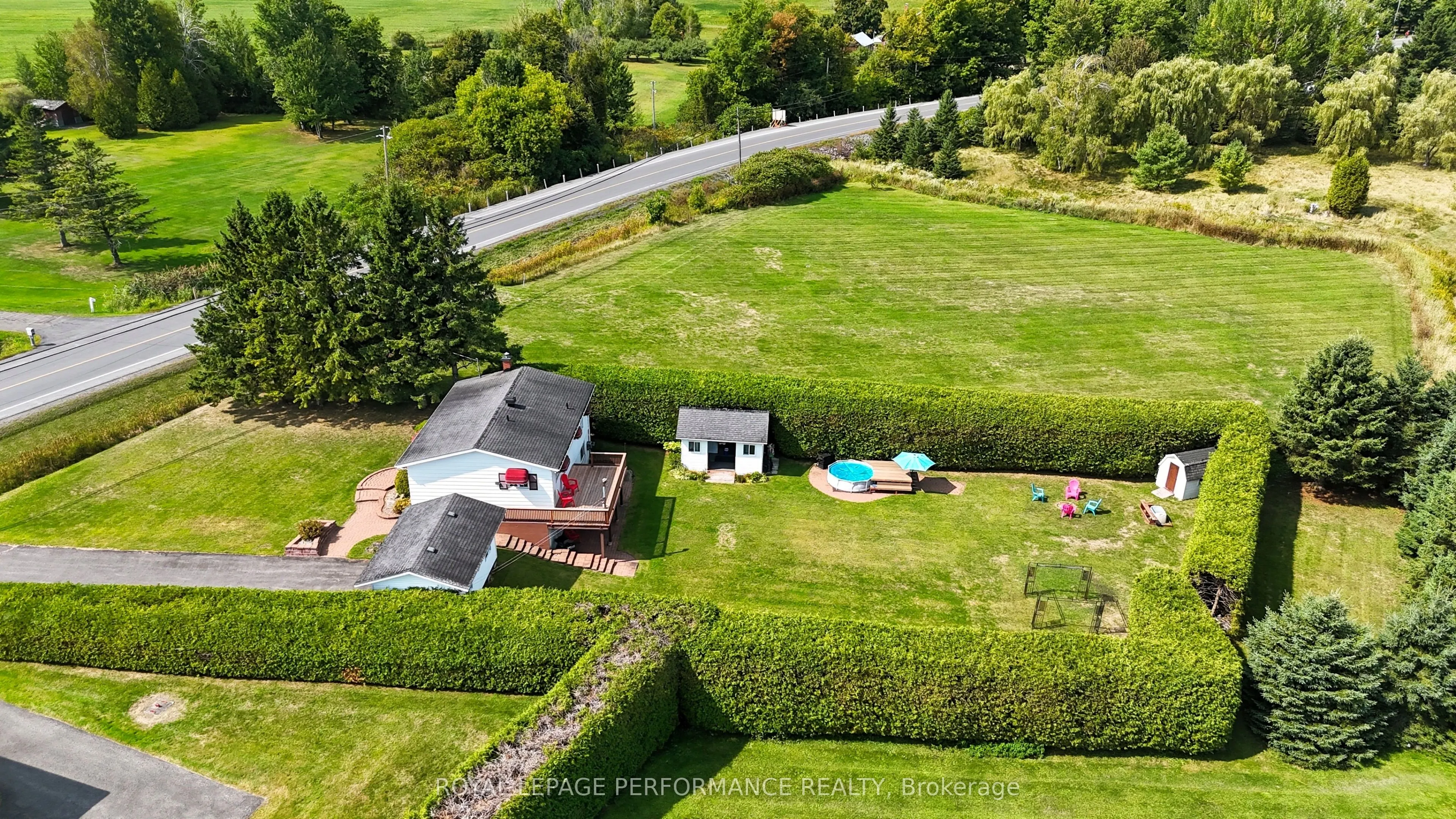 50 Front Road W