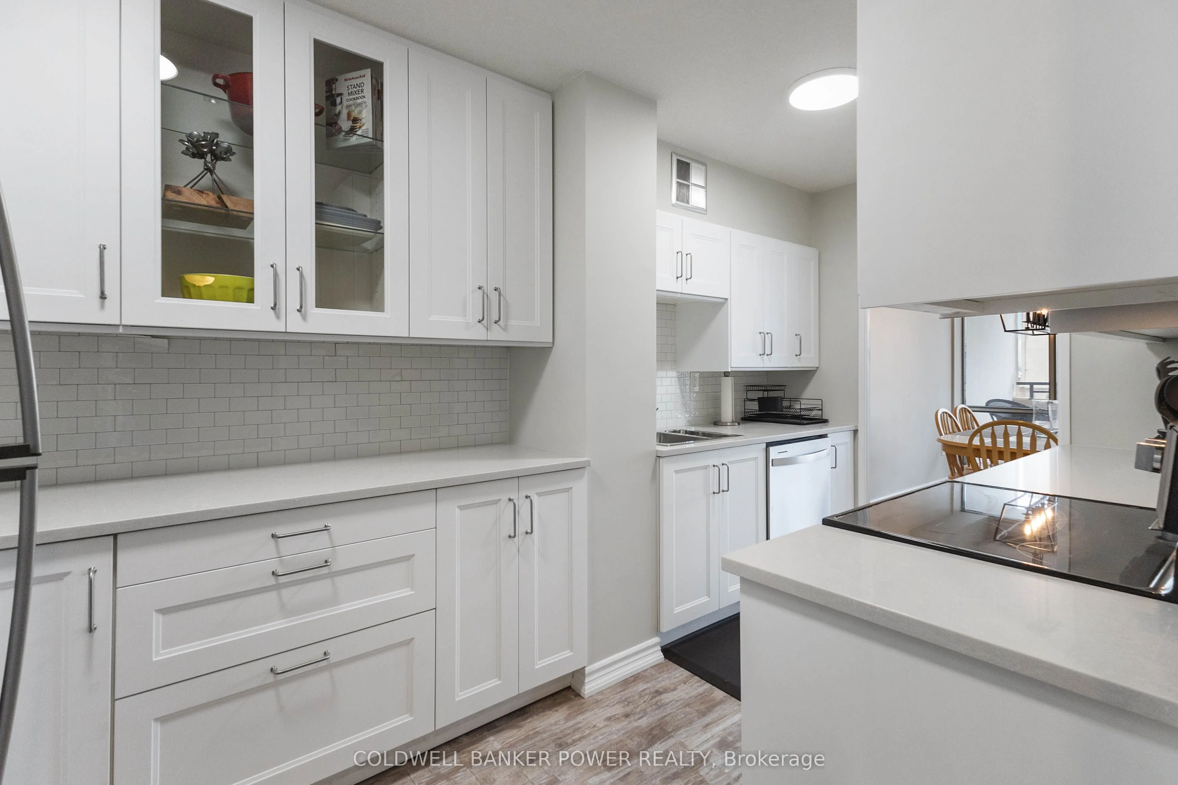 389 Dundas Street, #604