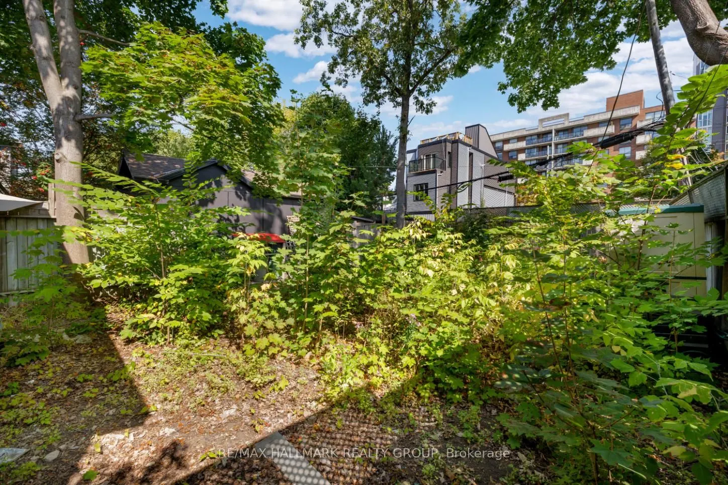 153 Huron Avenue N