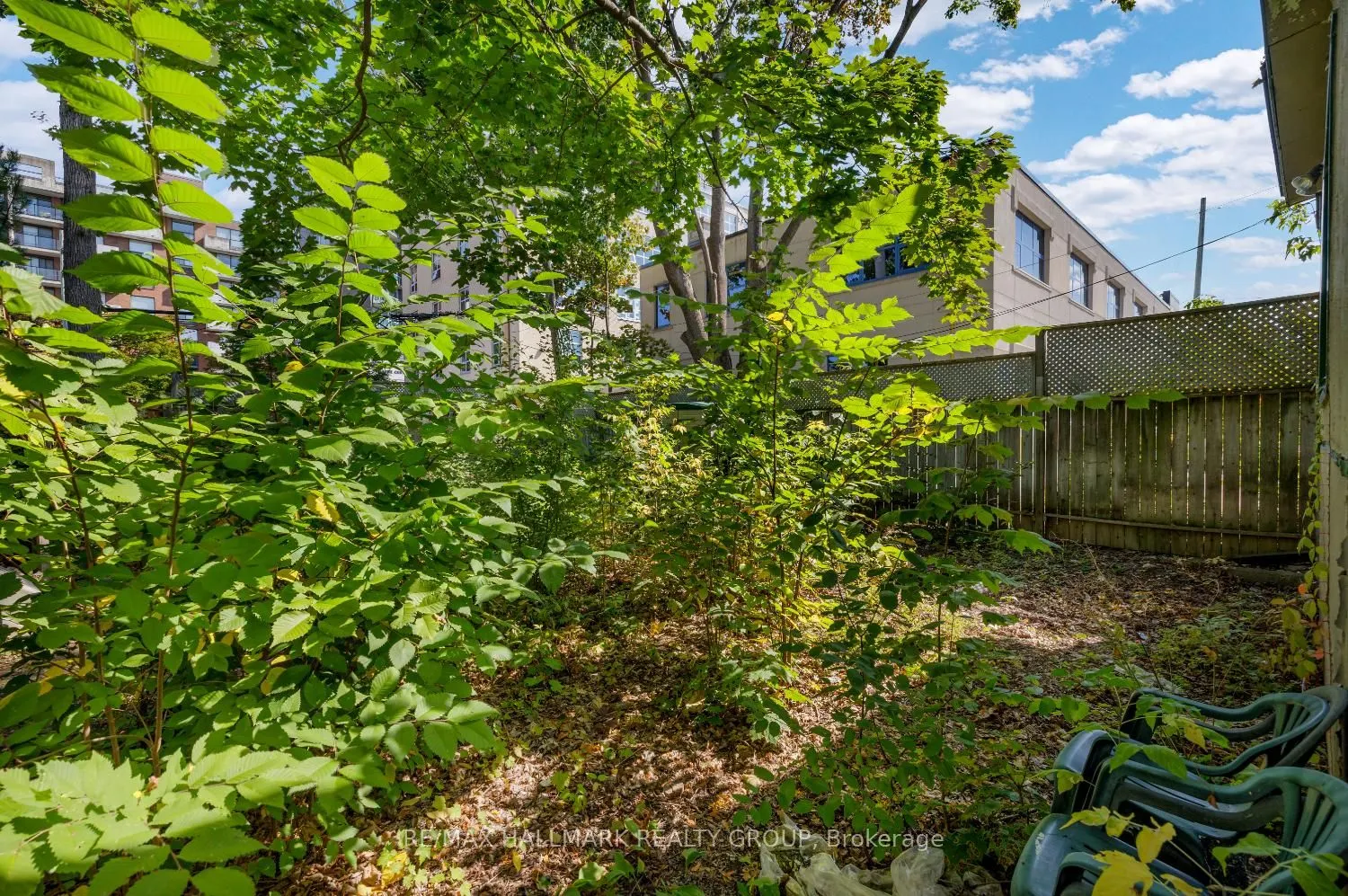 153 Huron Avenue N
