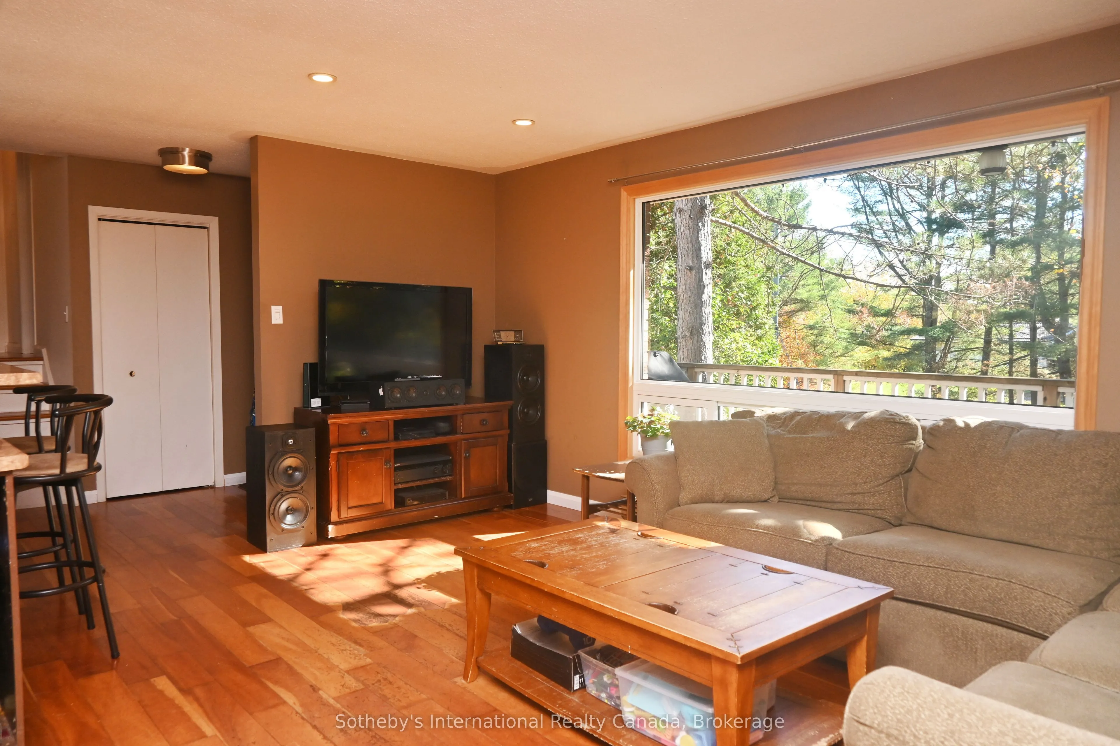 6 Pleasantview Drive