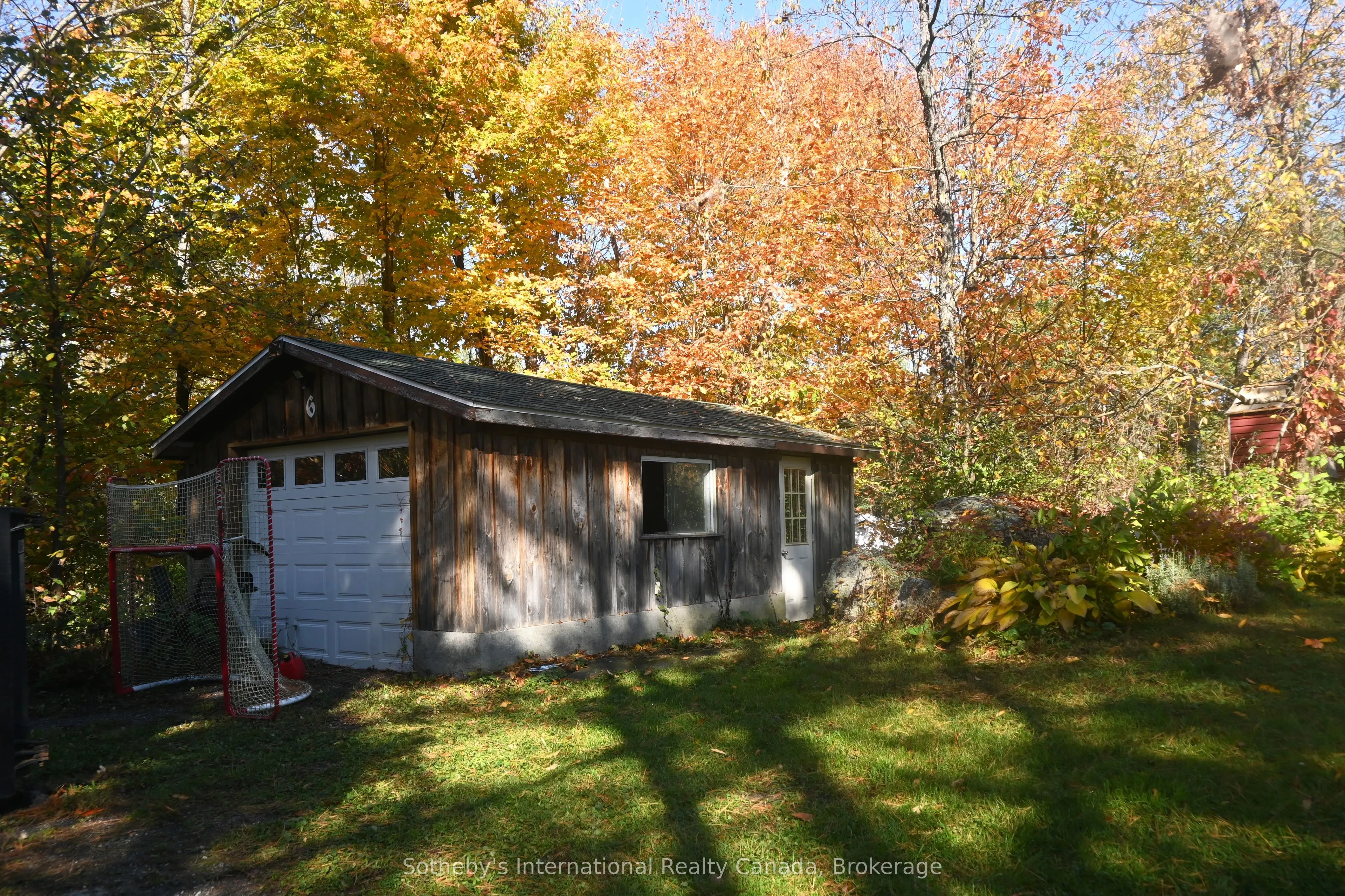 6 Pleasantview Drive