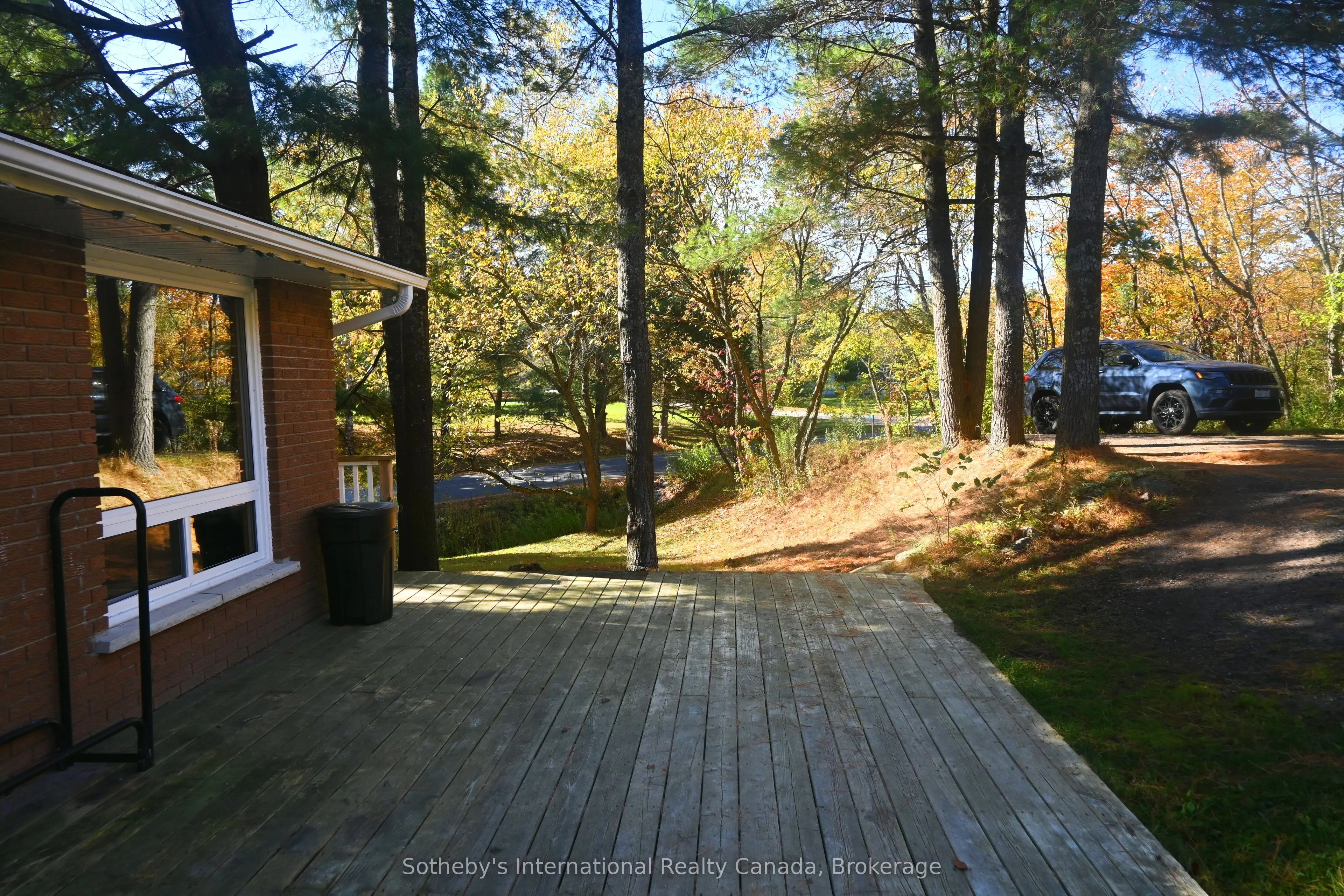 6 Pleasantview Drive